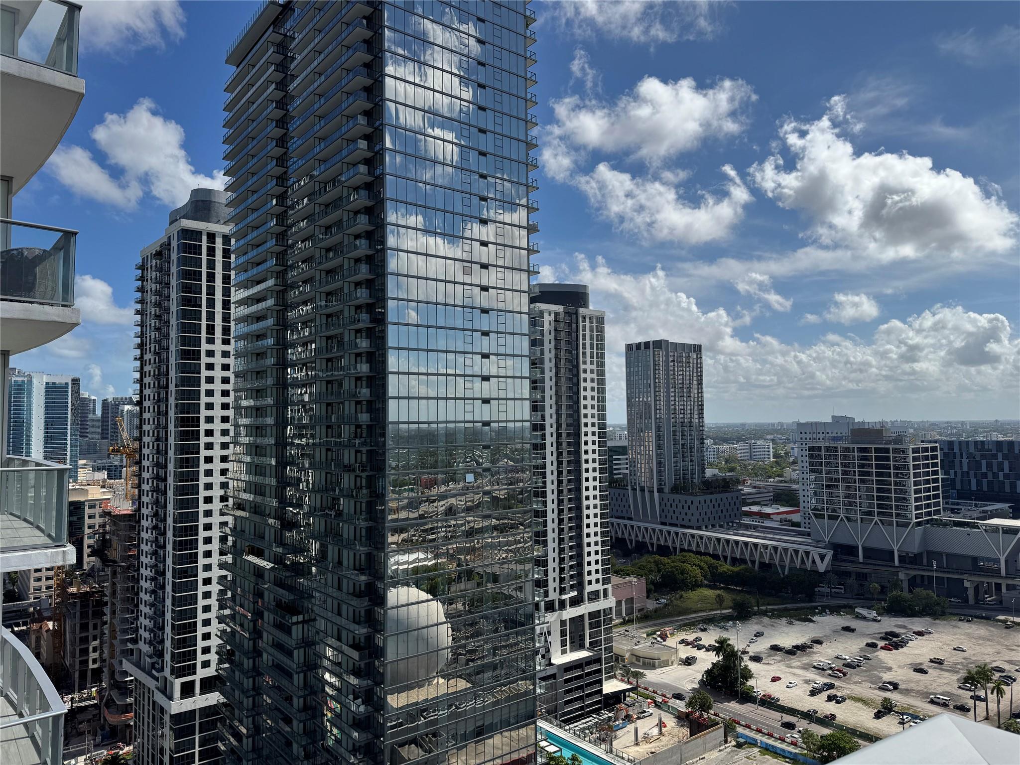 image Paramount Miami Worldcent16
