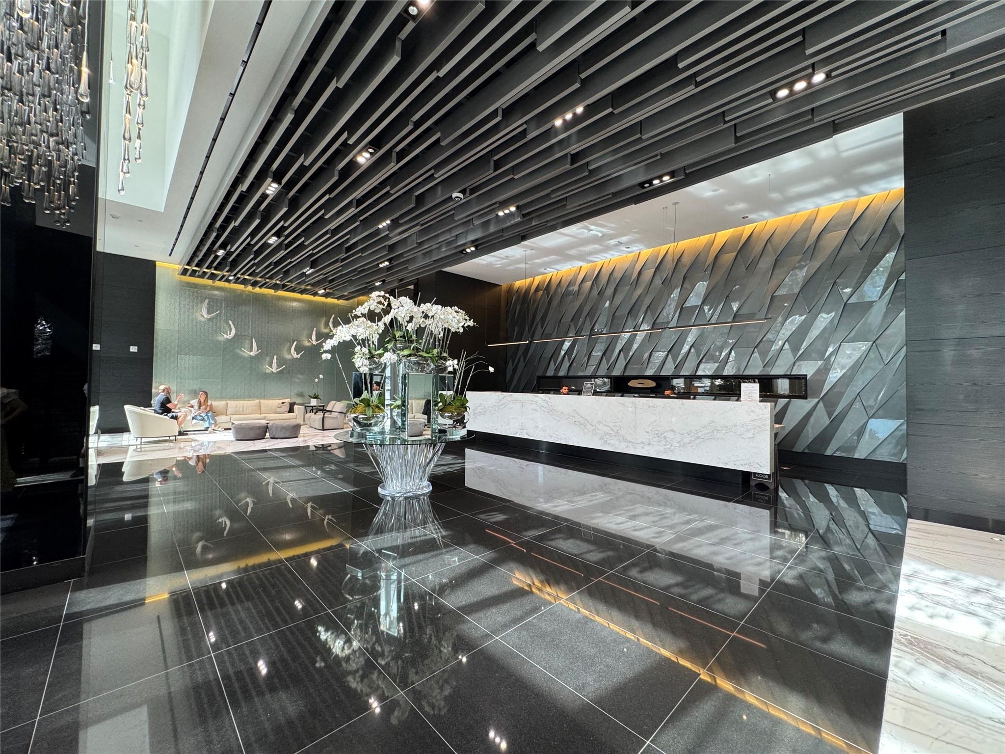 image Paramount Miami Worldcent25