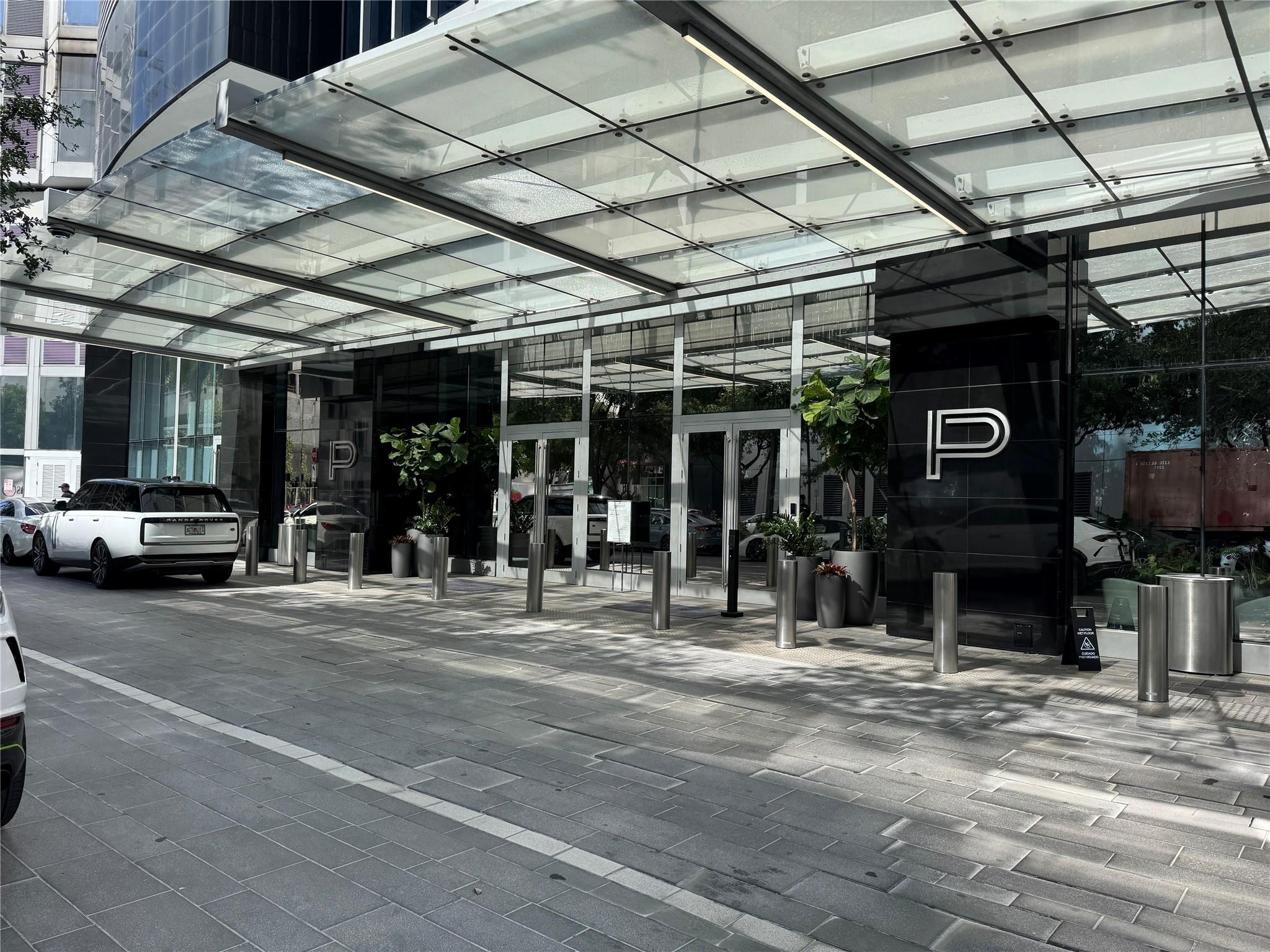 image Paramount Miami Worldcent27