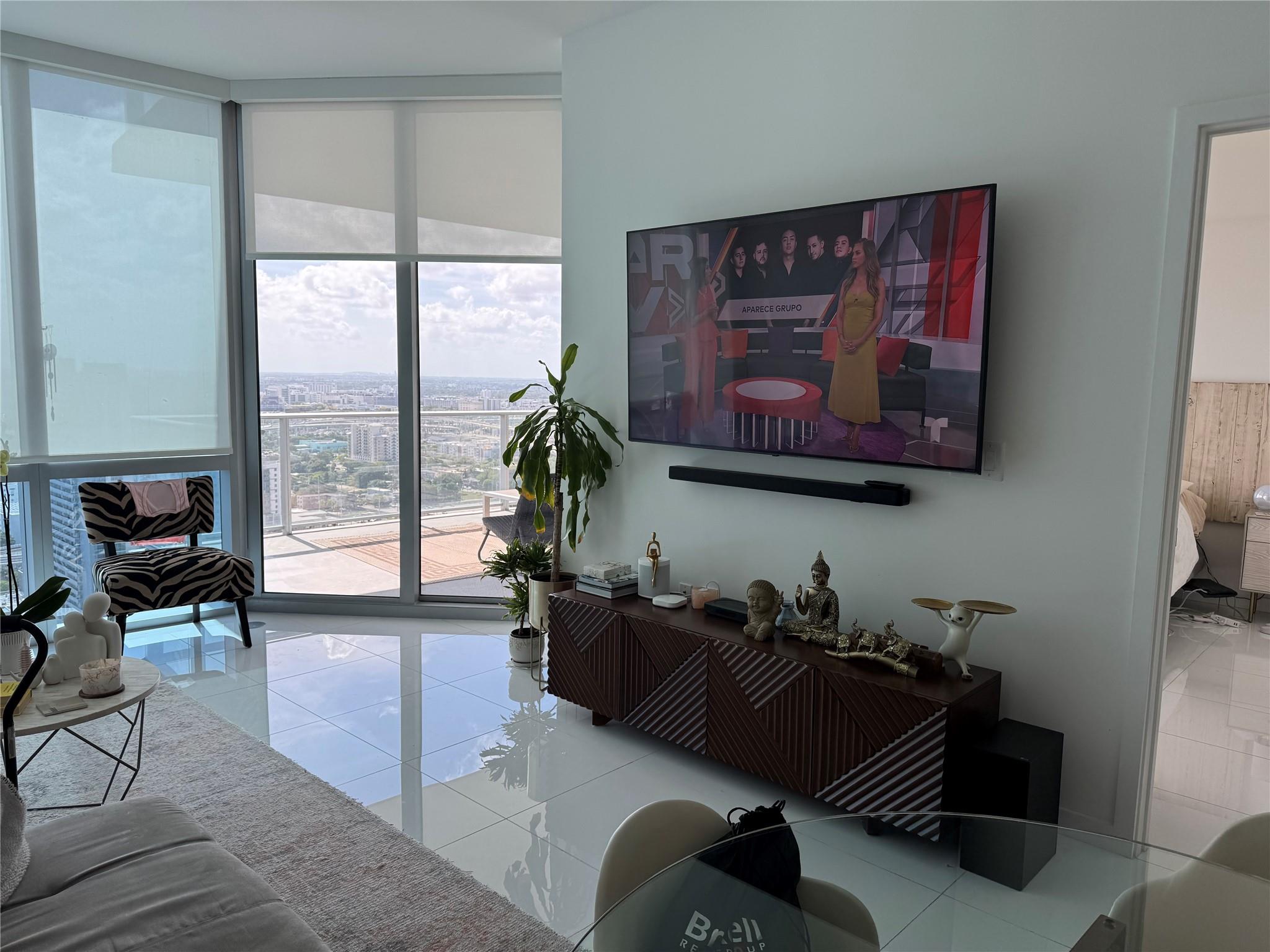 image Paramount Miami Worldcent8