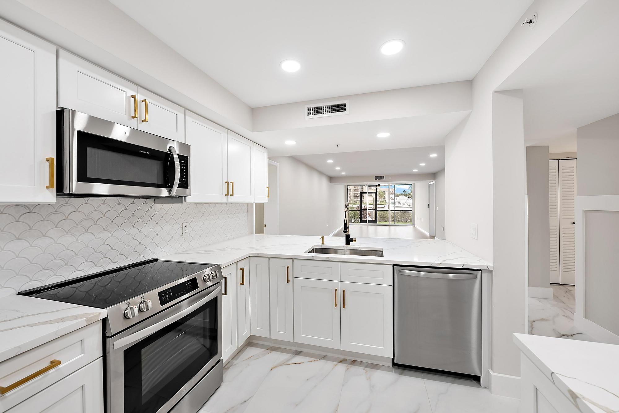 2501 Marina Isle Way #104 Jupiter, FL 33477