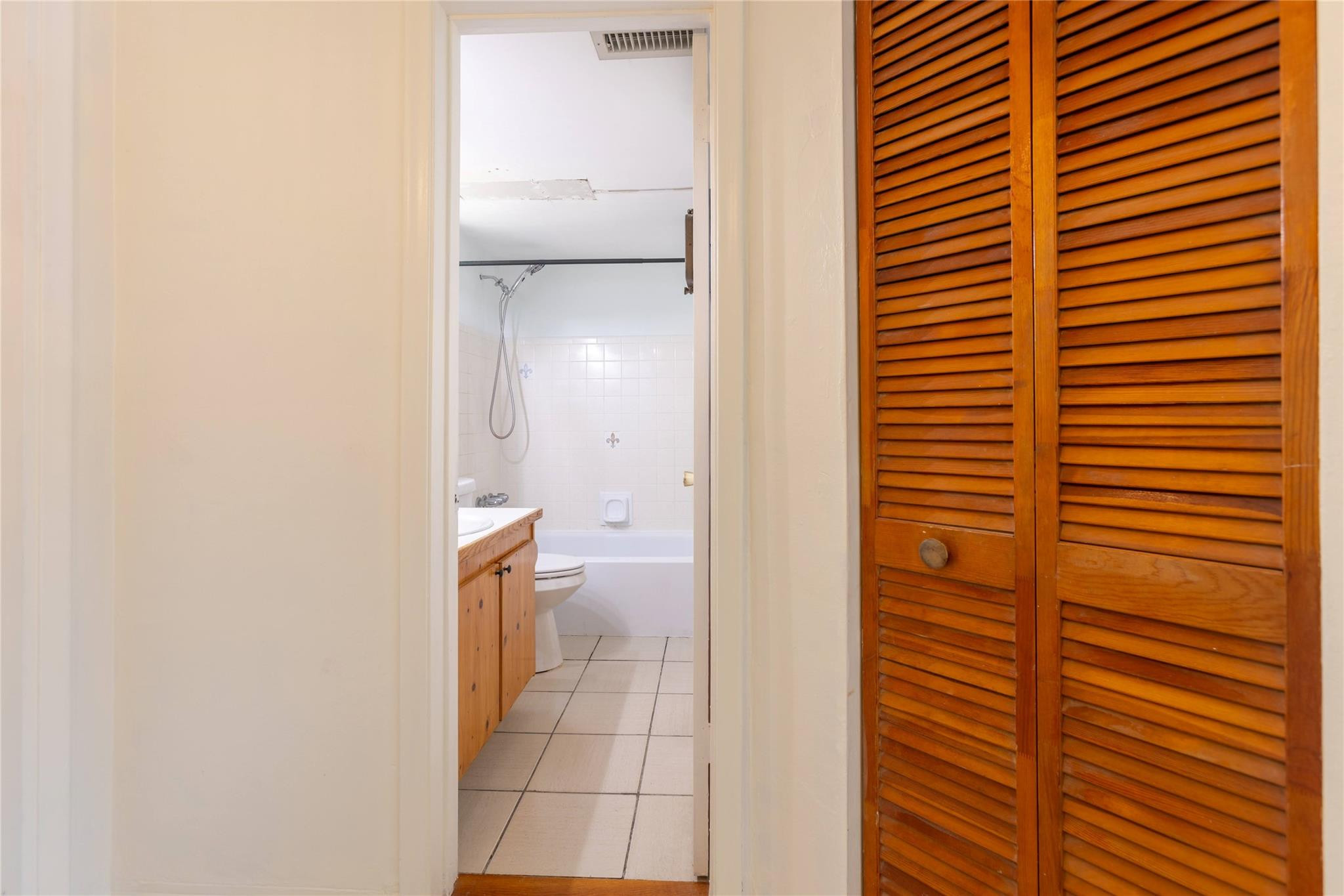 1001 SE 16th #8 Fort Lauderdale, FL 33316