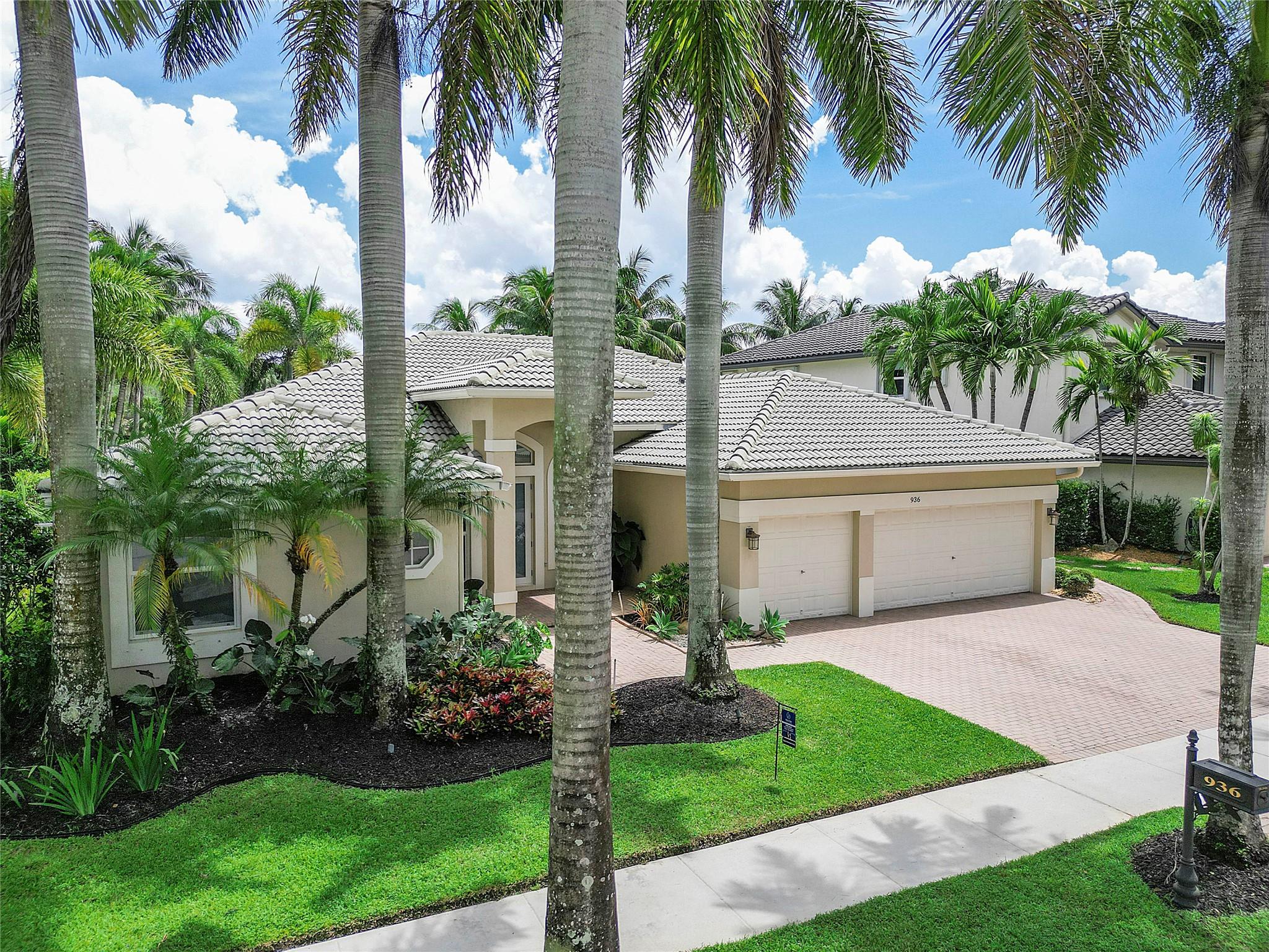 936 Windward Way
