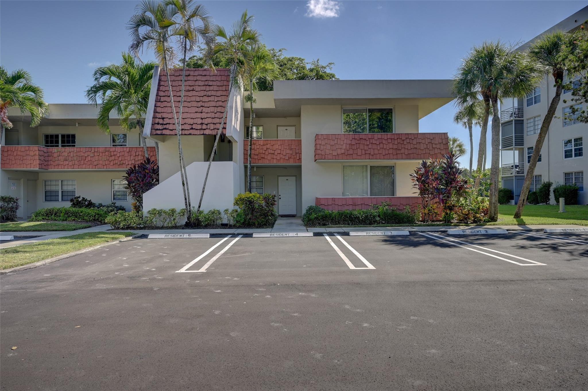 823 Cypress Blvd #201