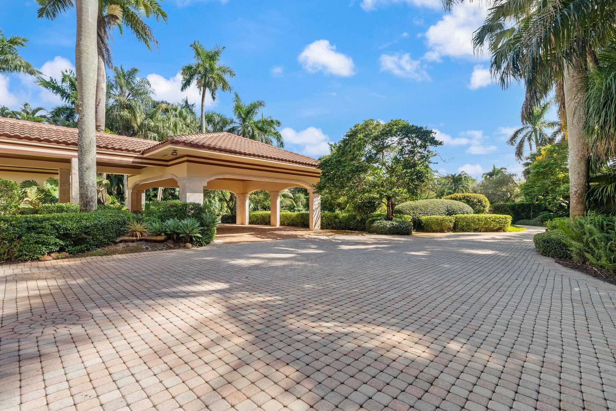 14641 Mustang Southwest Ranches, FL 33330