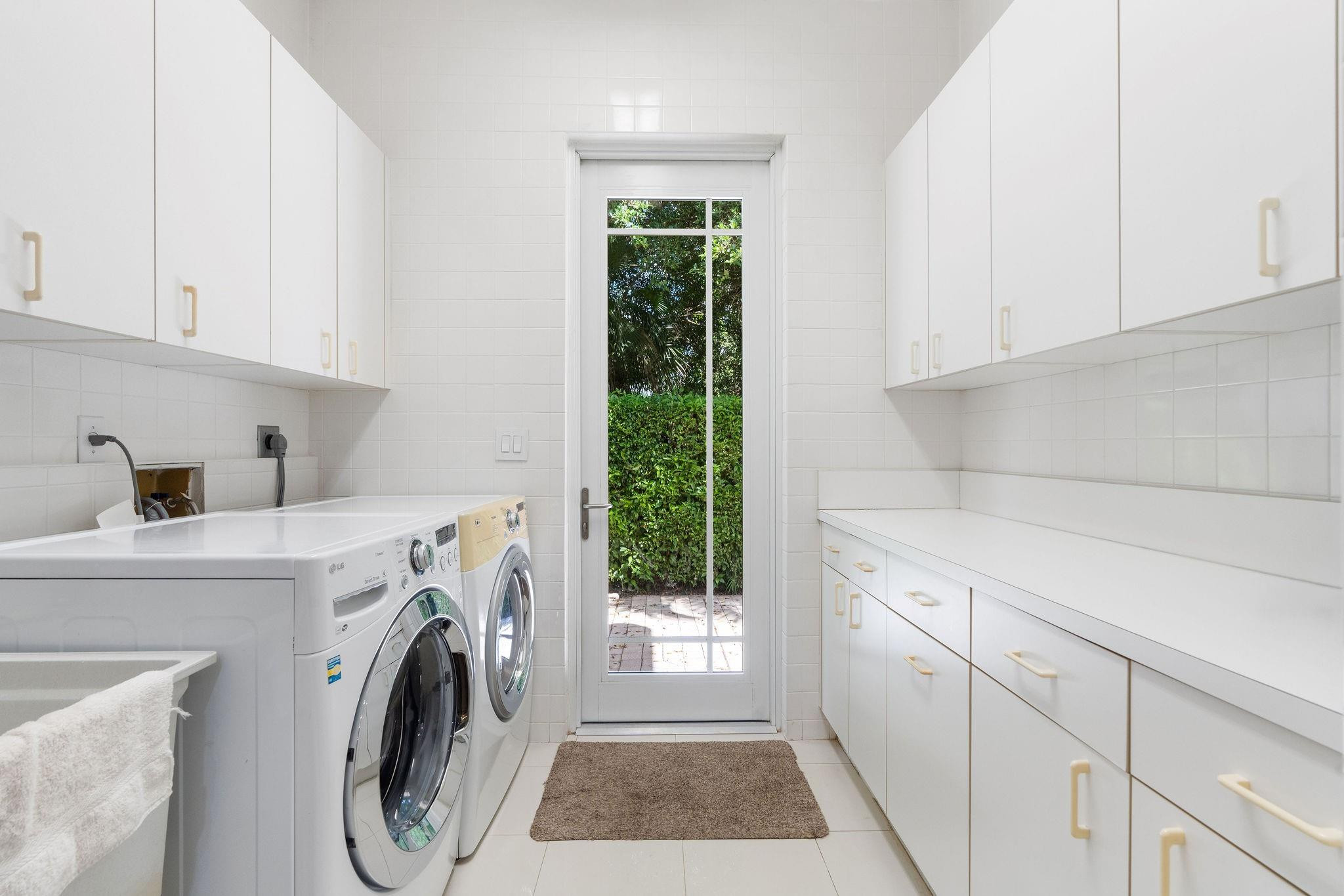 14641 Mustang Southwest Ranches, FL 33330