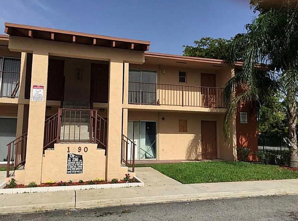 1290 NE 119th St #1B