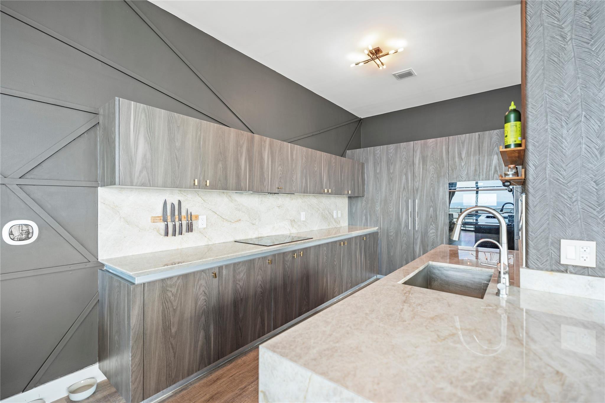 480 NE 31st St #PH5104 Miami, FL 33137