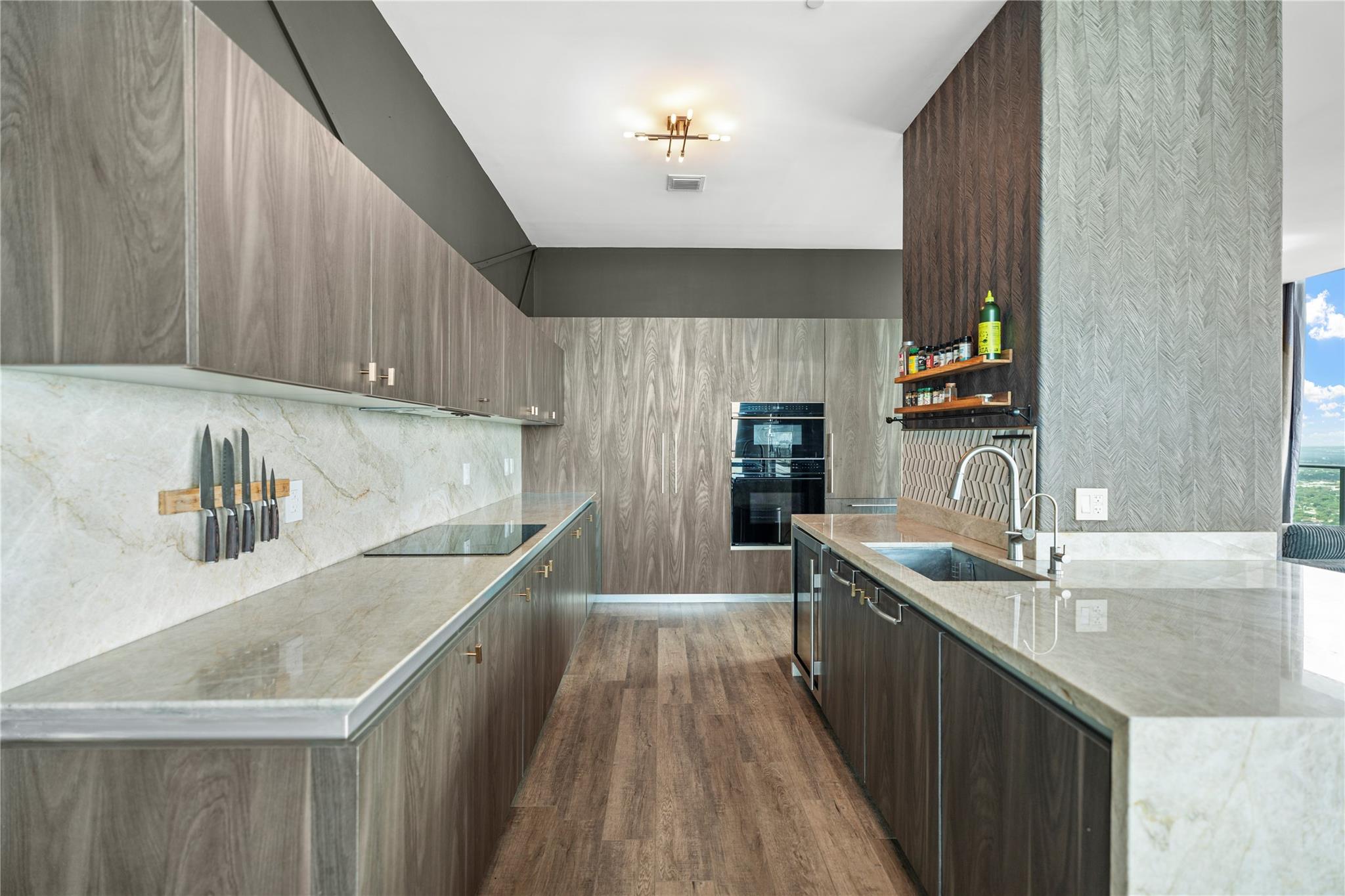 480 NE 31st St #PH5104 Miami, FL 33137