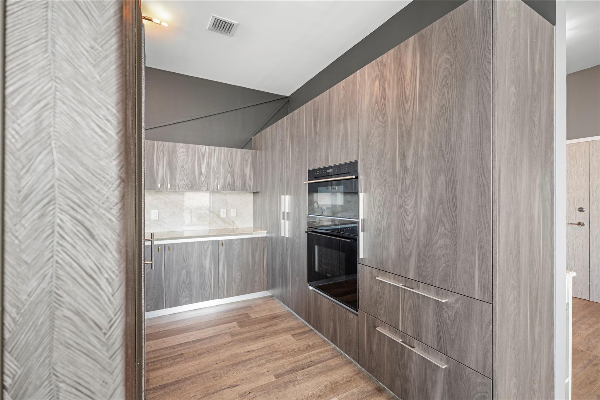 480 NE 31st St #PH5104 Miami, FL 33137