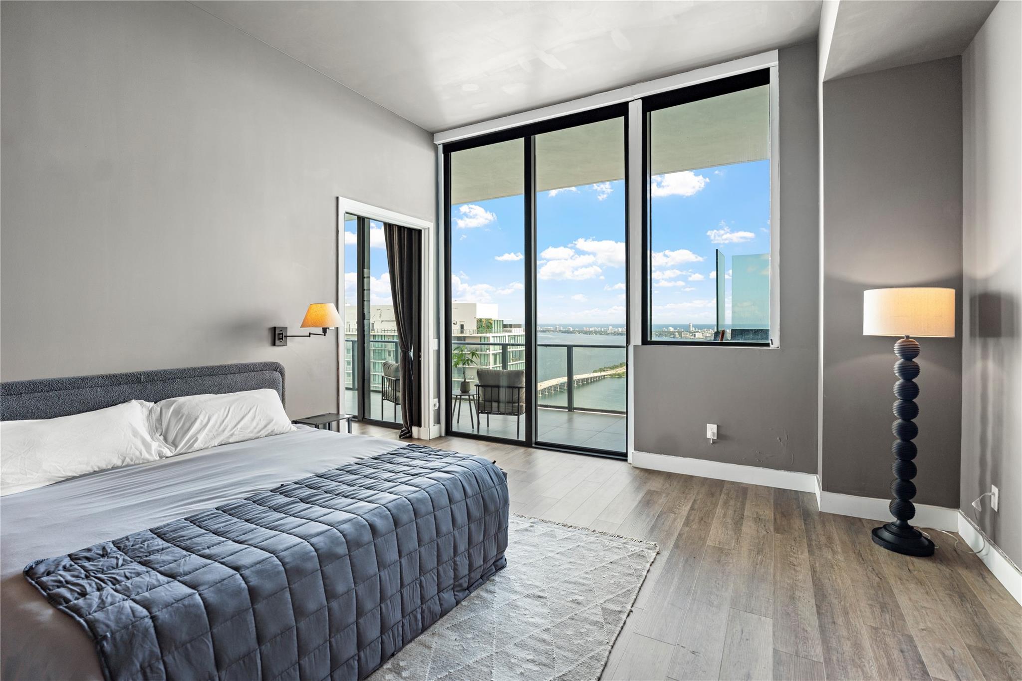 480 NE 31st St #PH5104 Miami, FL 33137