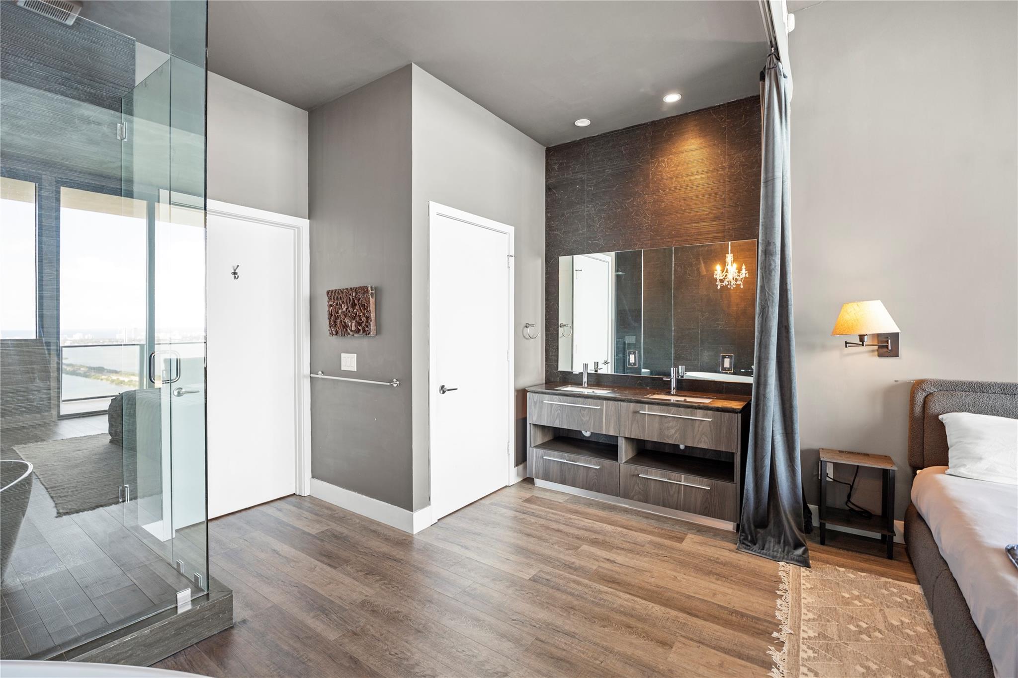 480 NE 31st St #PH5104 Miami, FL 33137