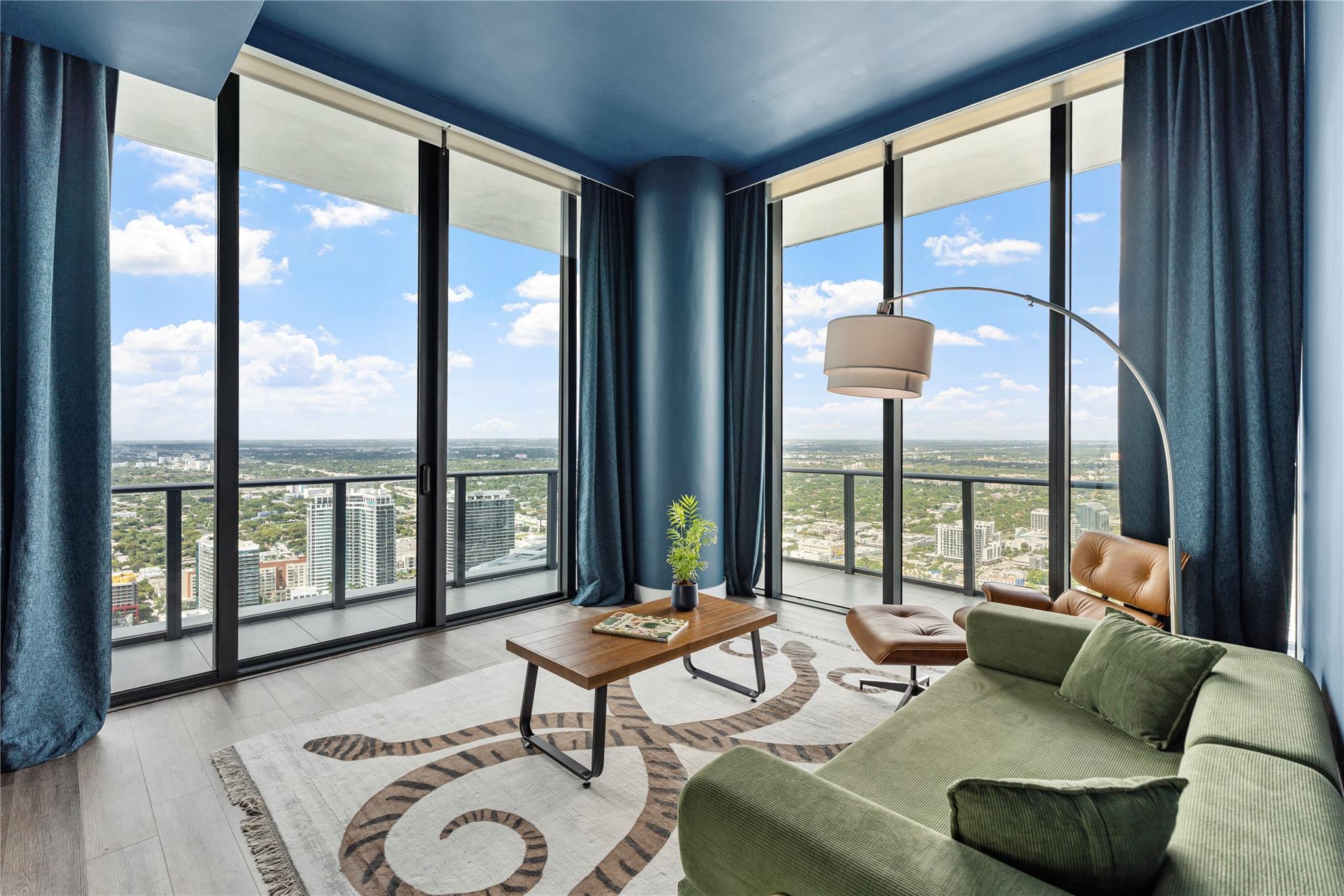 480 NE 31st St #PH5104 Miami, FL 33137