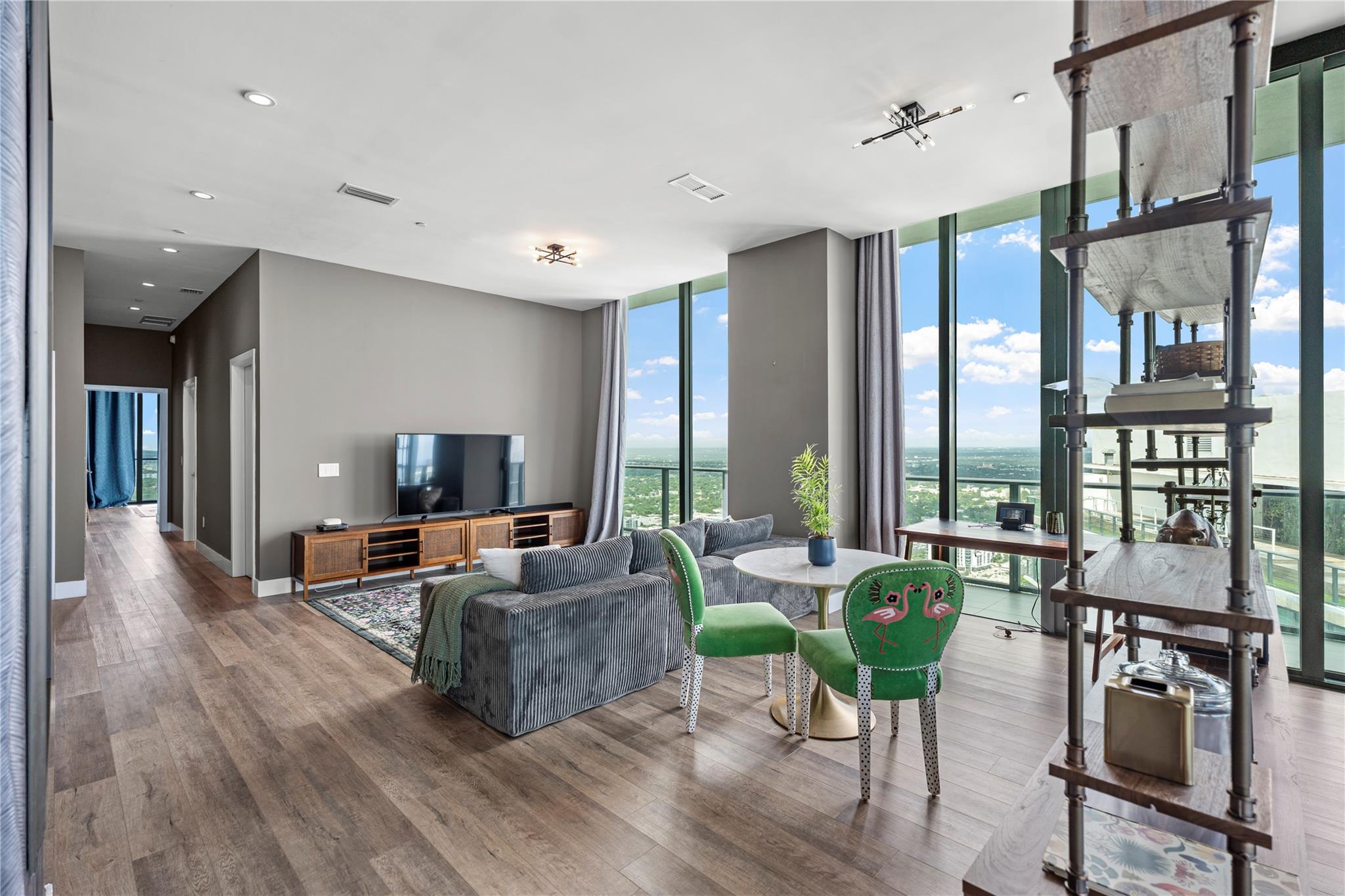 480 NE 31st St #PH5104 Miami, FL 33137