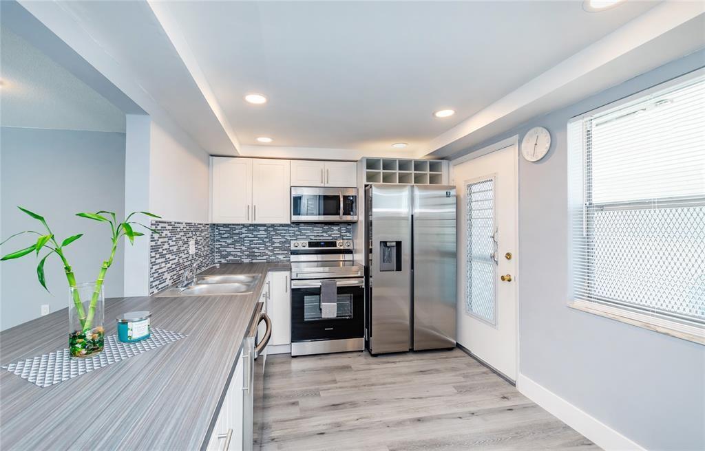 1101 NE 191st St #H301