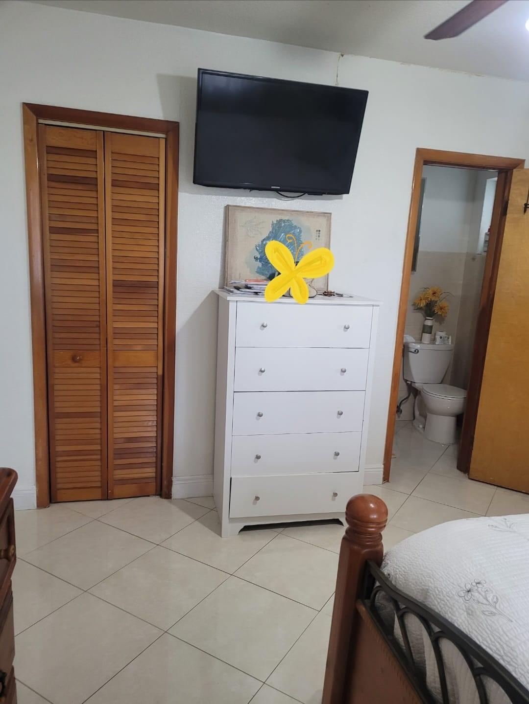 10120 SW 38th Ter Miami, FL 33165