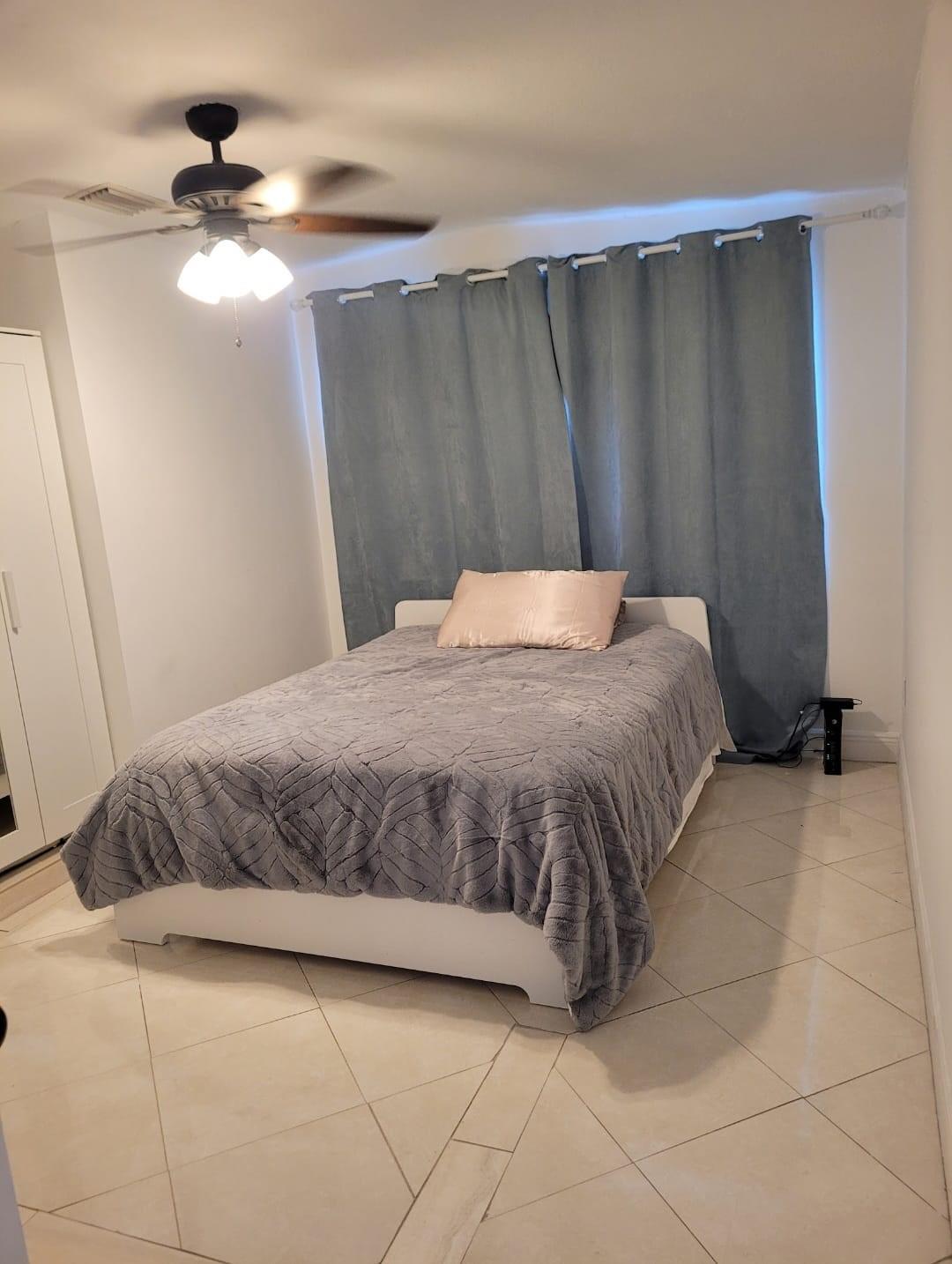 10120 SW 38th Ter Miami, FL 33165