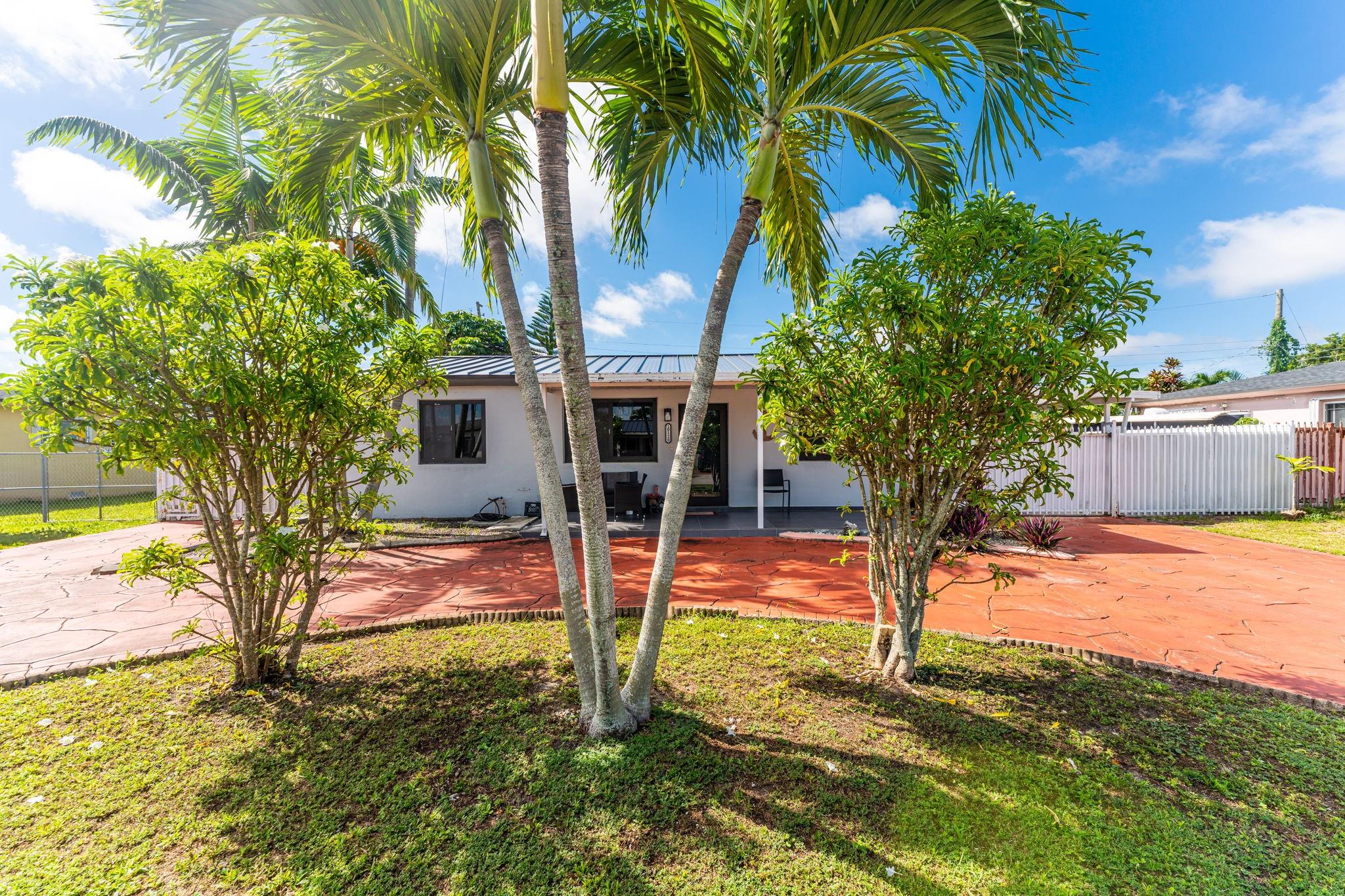 10120 SW 38th Ter Miami, FL 33165