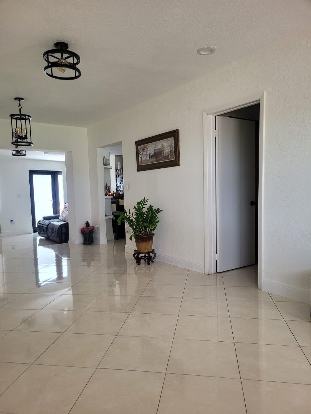 10120 SW 38th Ter Miami, FL 33165