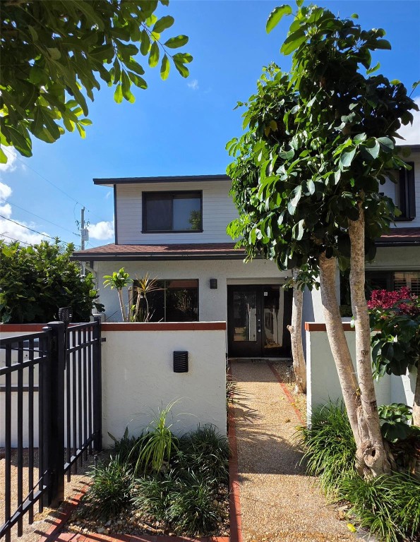 817 SE 12th #1 Fort Lauderdale, FL 33316