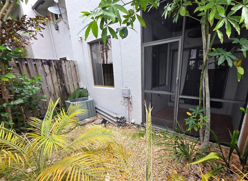 817 SE 12th #1 Fort Lauderdale, FL 33316