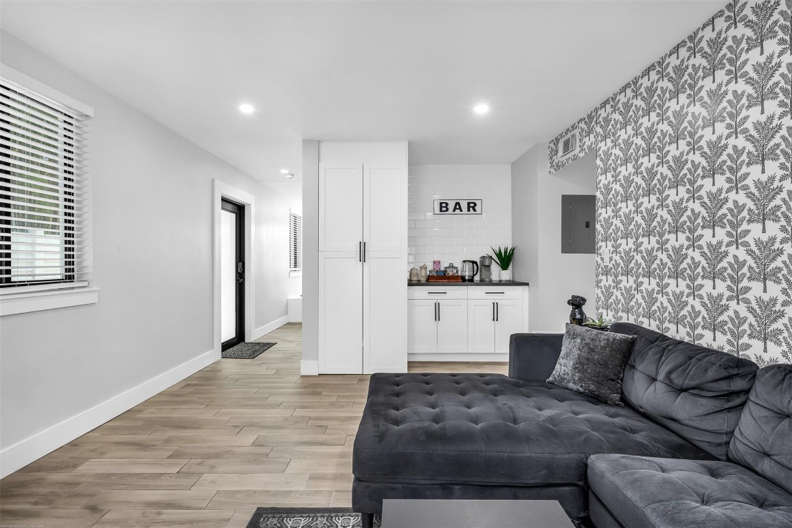 738 NE 17th Fort Lauderdale, FL 33304