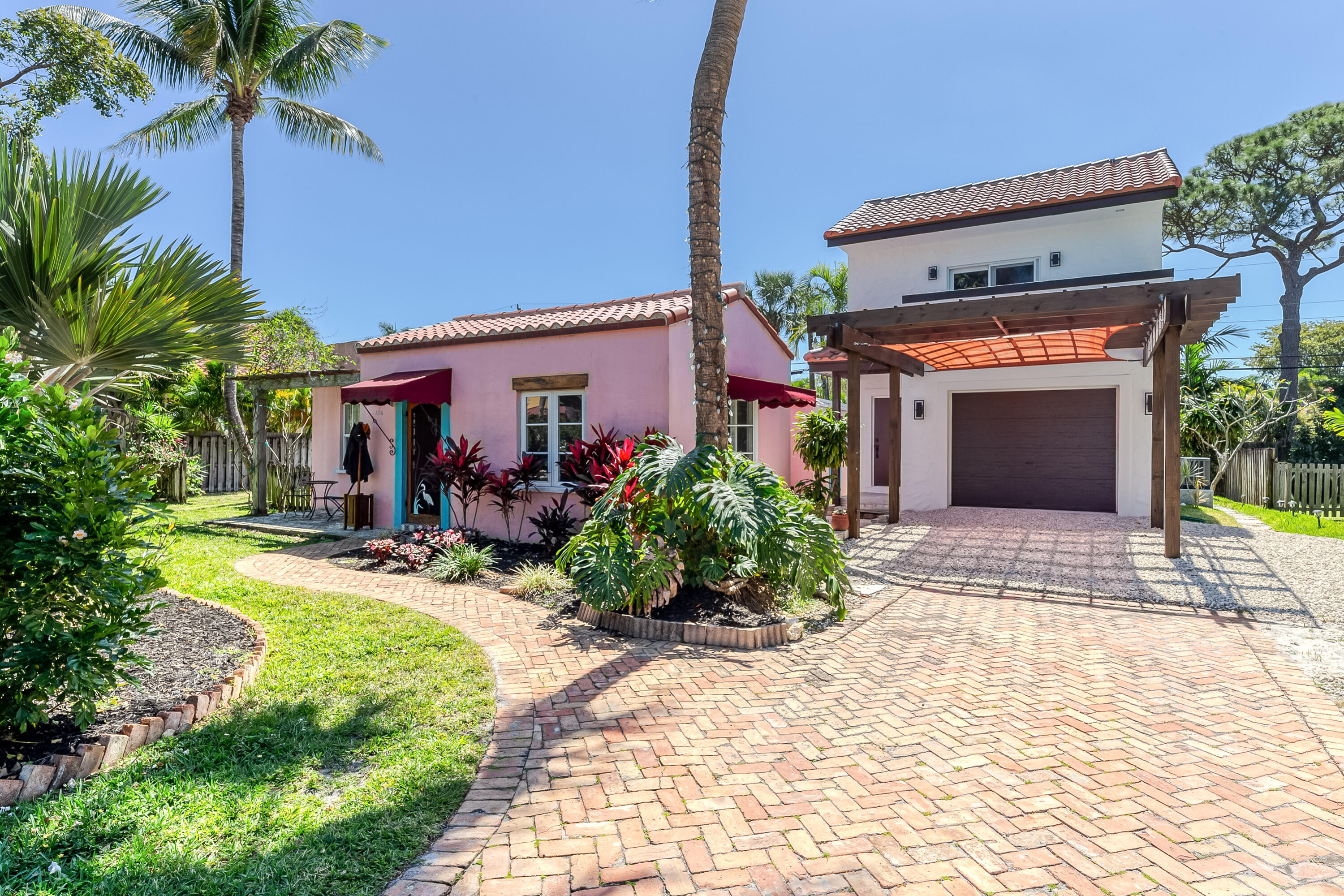 256 NW 7th Street