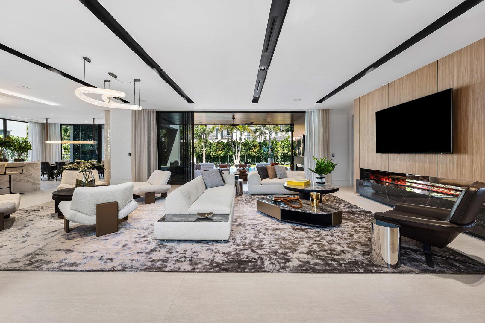 2172 W Maya Palm Dr Boca Raton, FL 33432