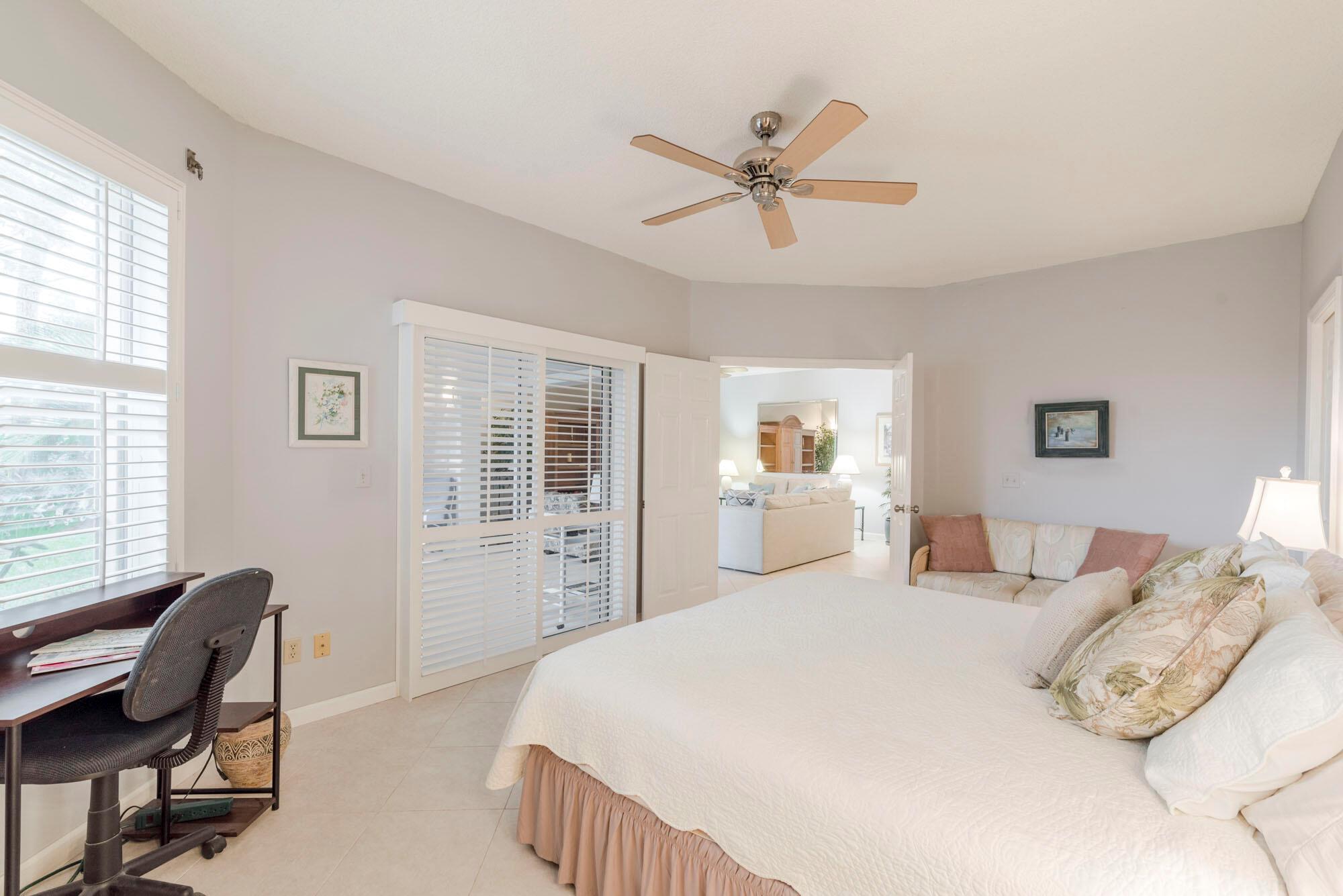 2403 Fairway Dr Jupiter, FL 33477