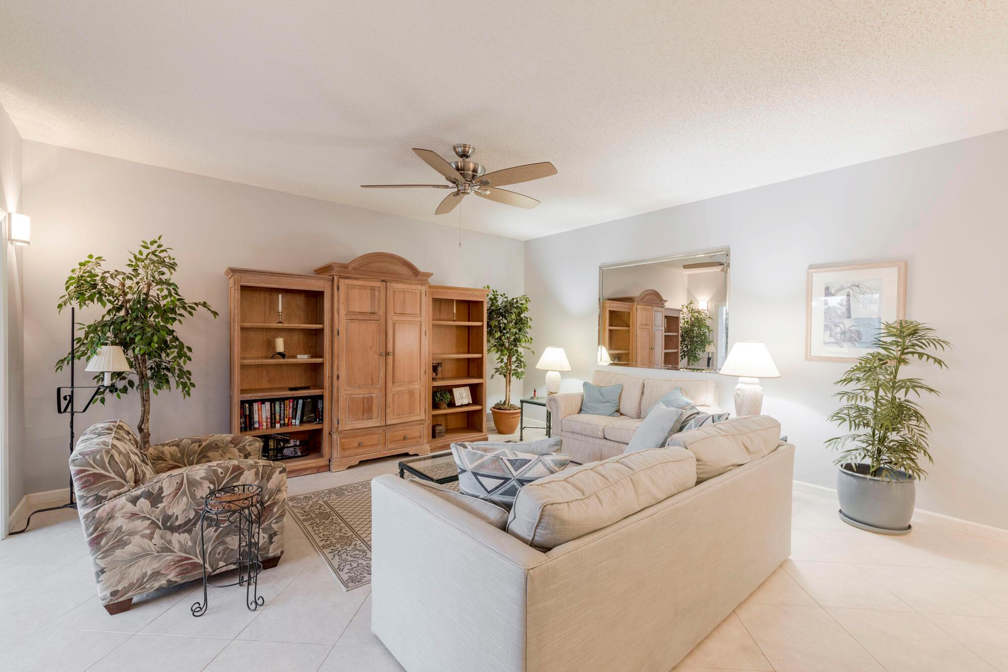 2403 Fairway Dr Jupiter, FL 33477