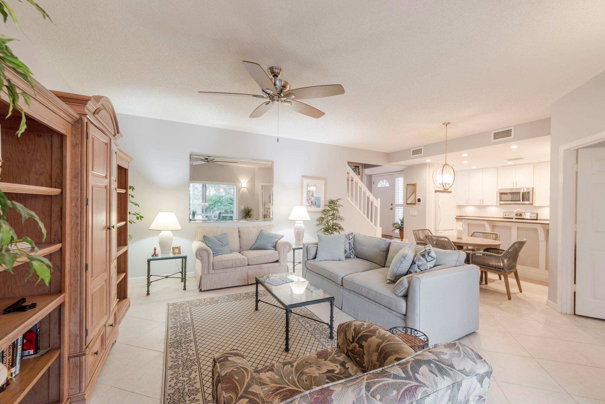 2403 Fairway Dr Jupiter, FL 33477