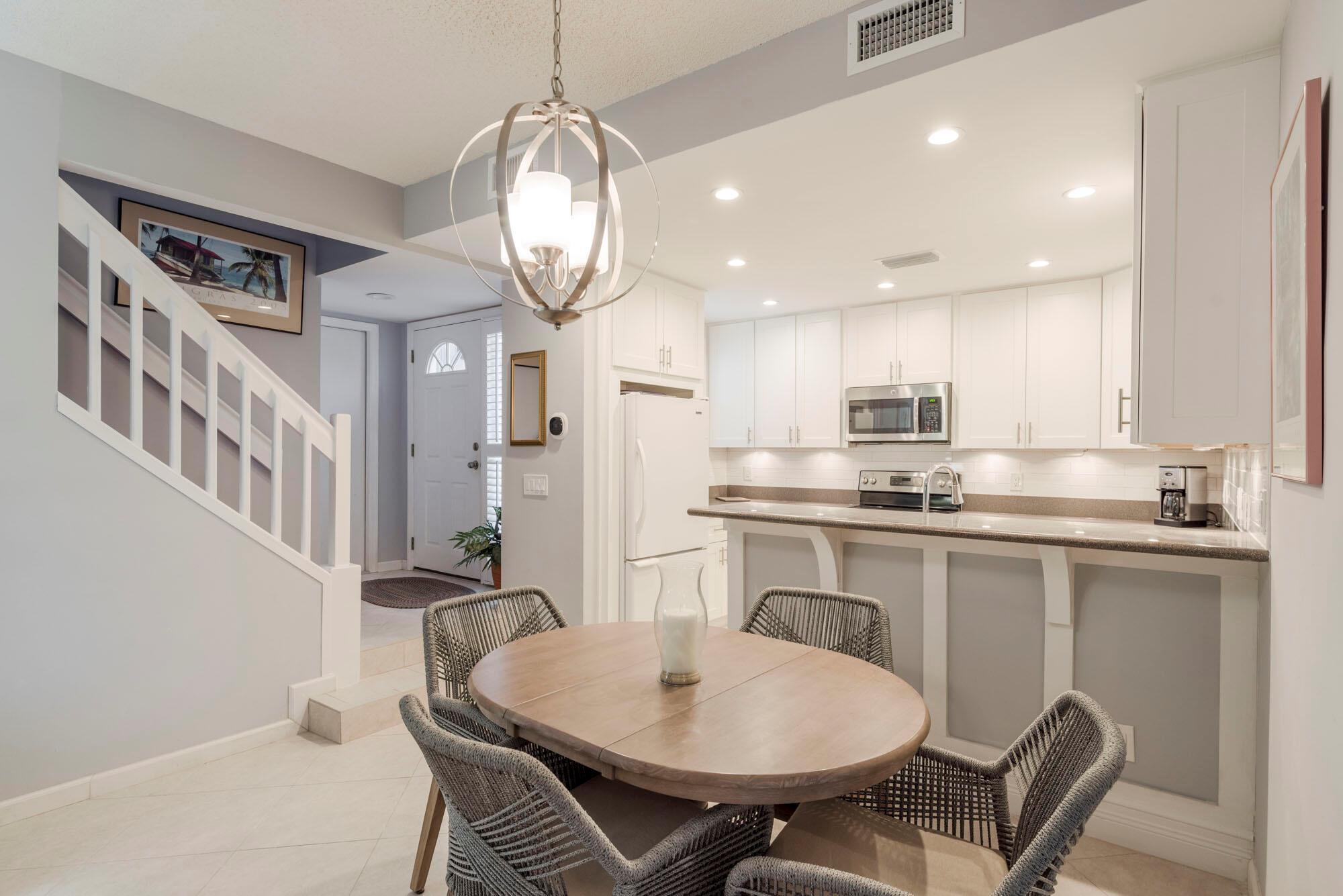 2403 Fairway Dr Jupiter, FL 33477