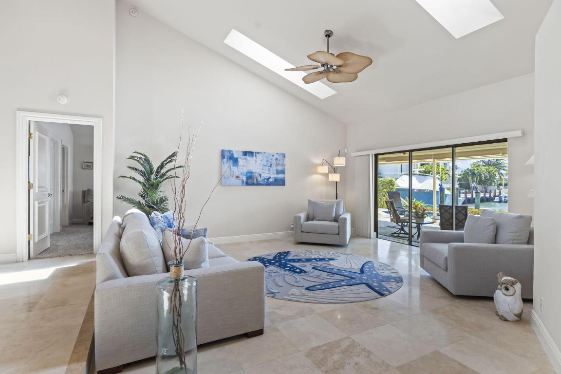 3819 N Ocean Singer Island, FL 33404