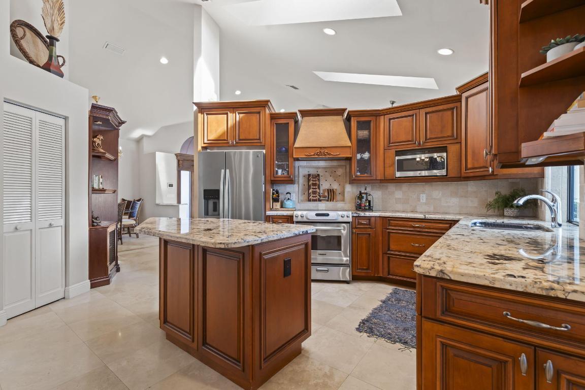 3819 N Ocean Singer Island, FL 33404