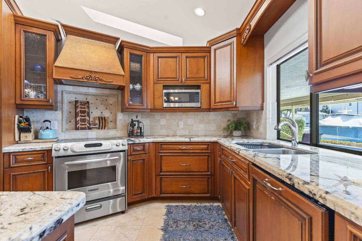 3819 N Ocean Singer Island, FL 33404