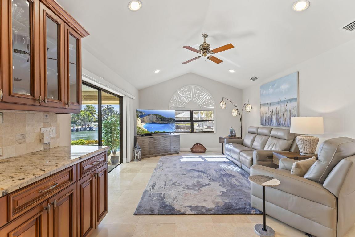 3819 N Ocean Singer Island, FL 33404