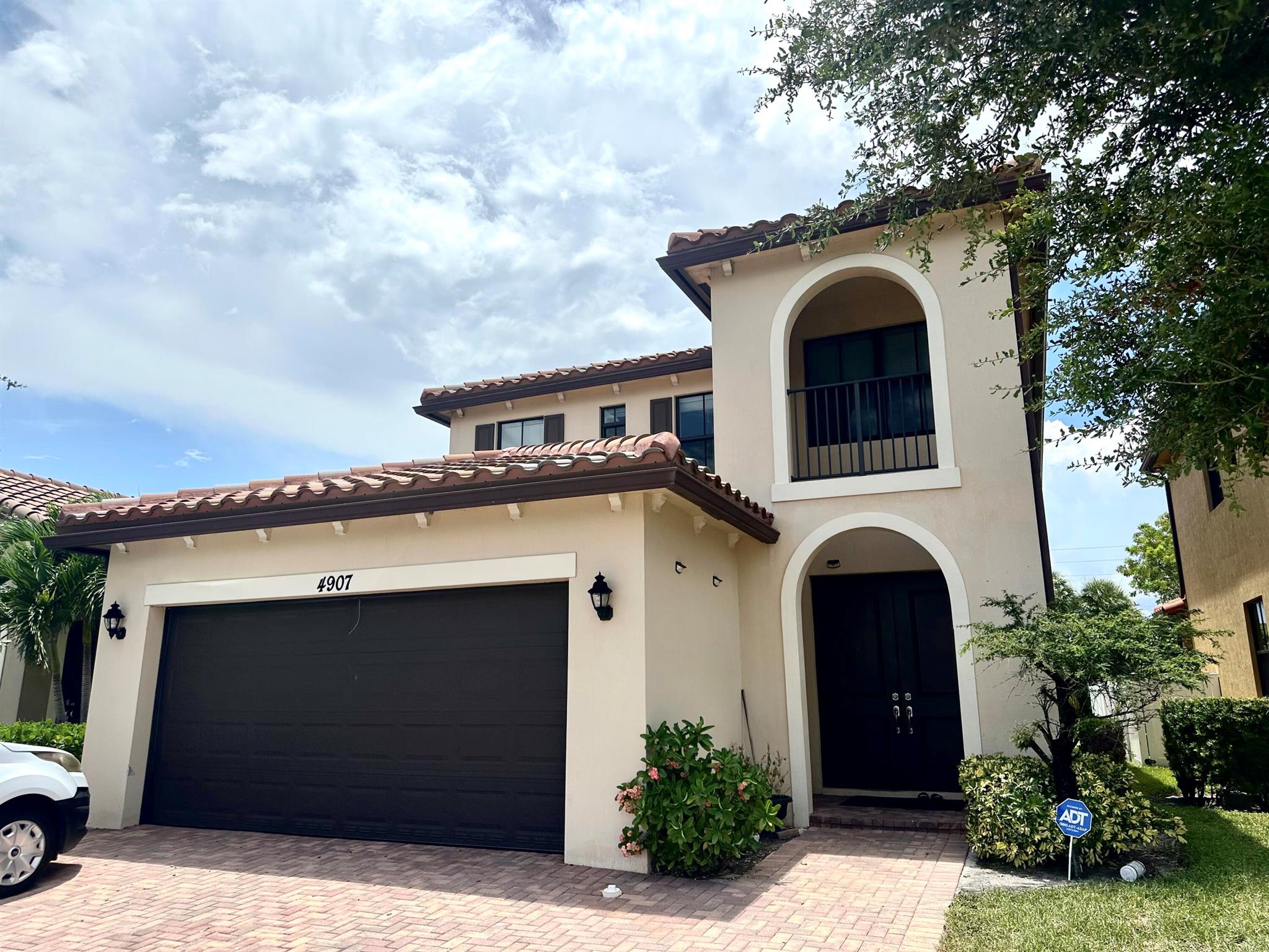4907 NW 51st Ter