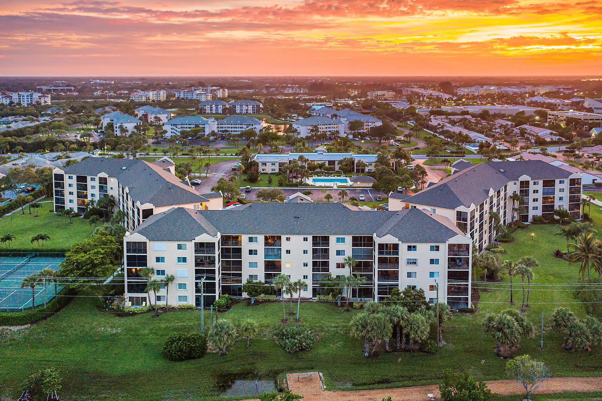 275 Palm Ave #C402