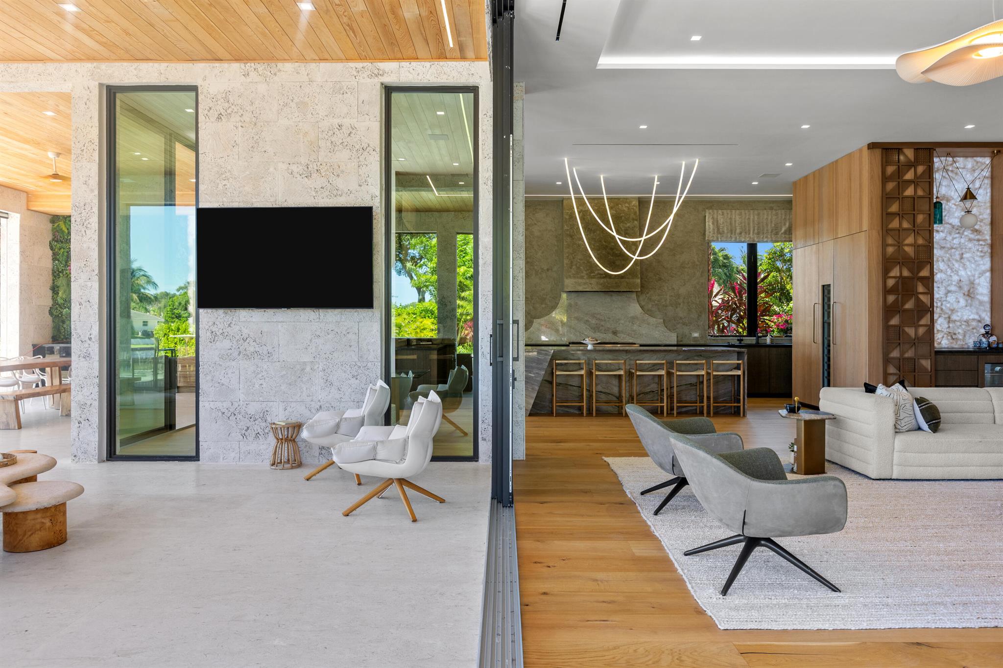 907 SW 37th Ct Boynton Beach, FL 33435