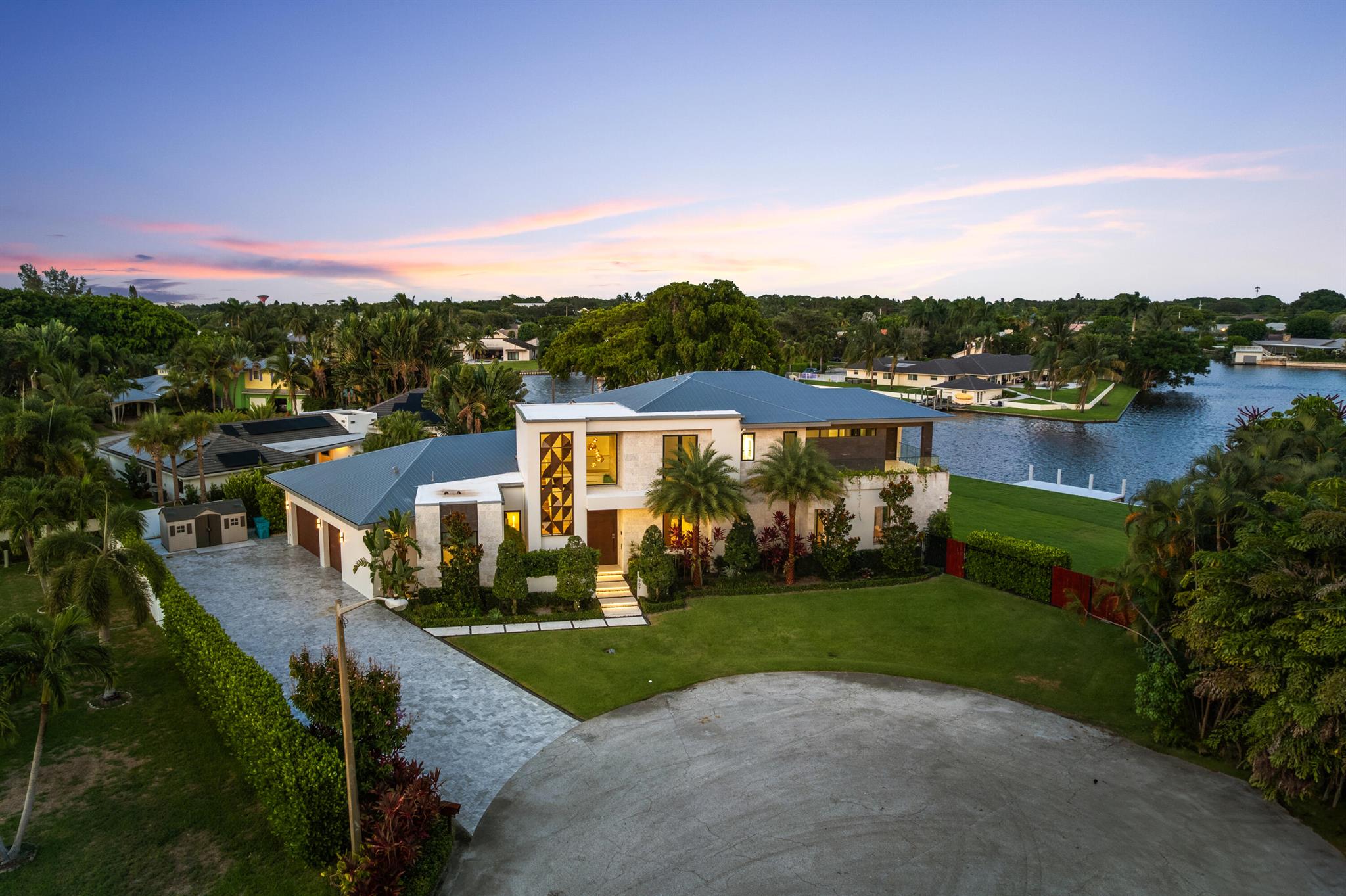 907 SW 37th Ct Boynton Beach, FL 33435