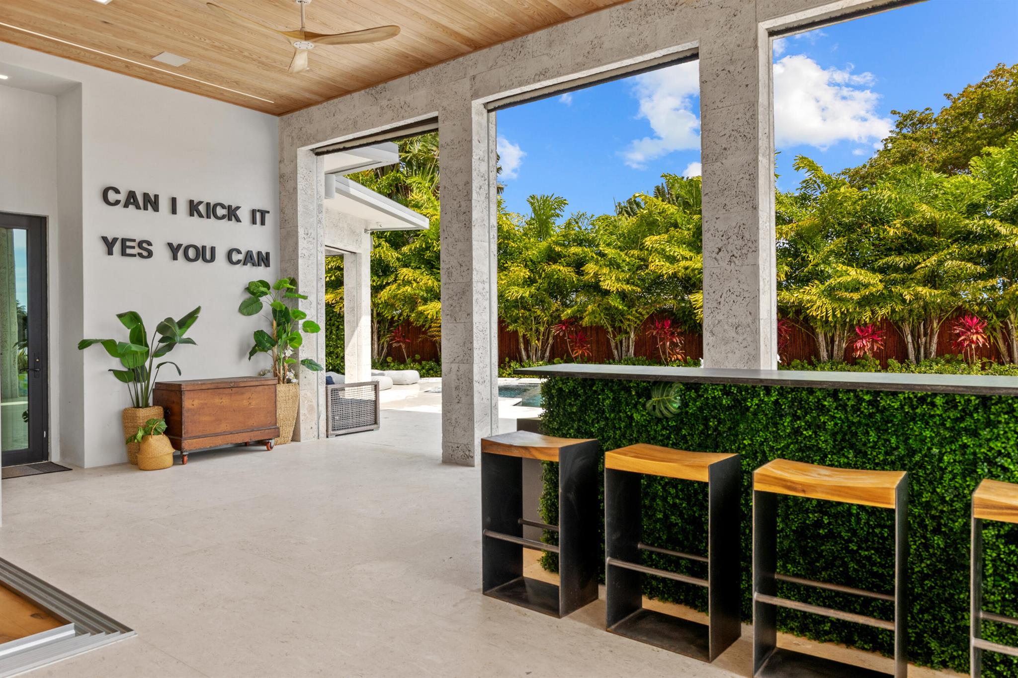 907 SW 37th Ct Boynton Beach, FL 33435