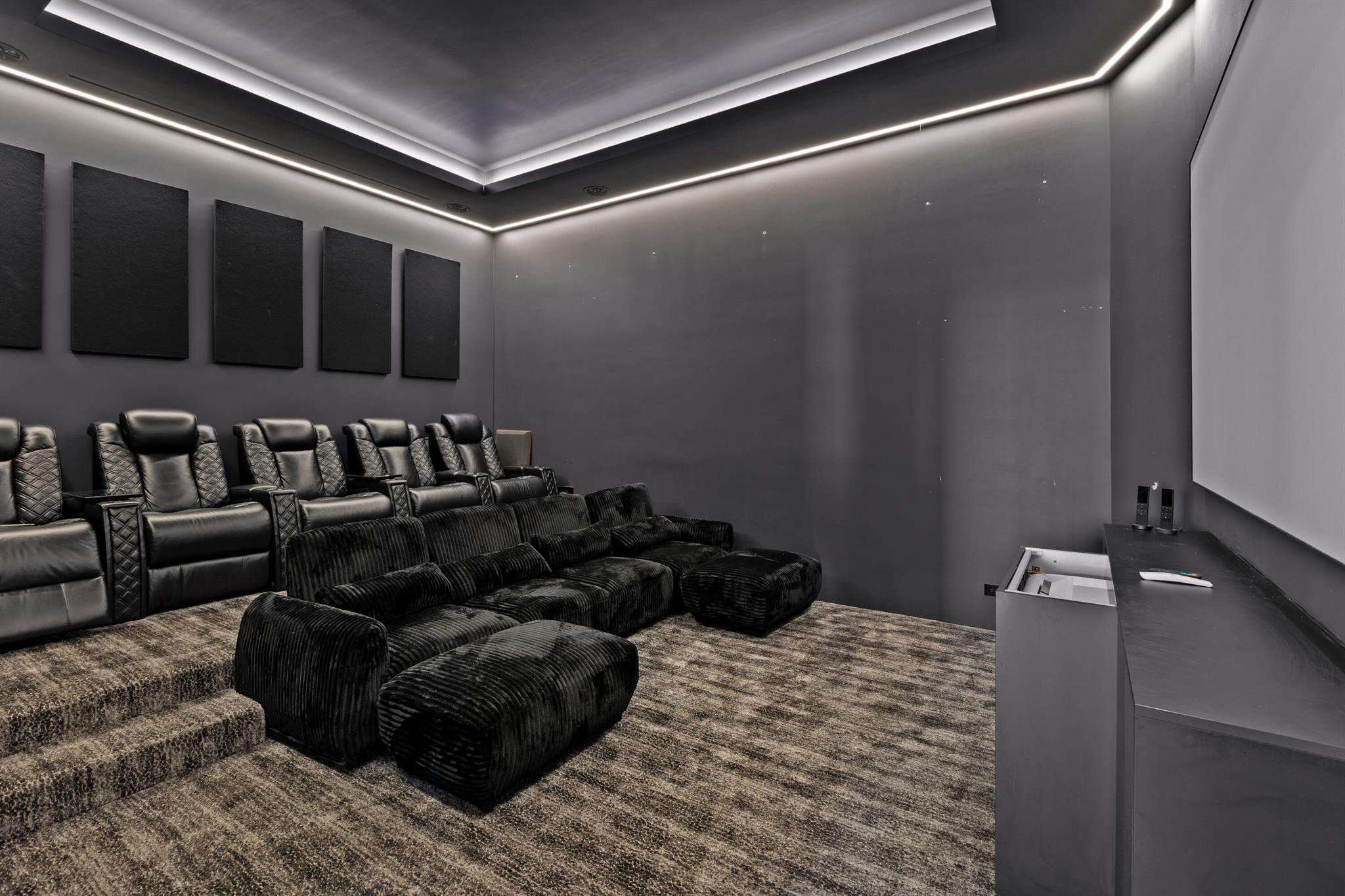 907 SW 37th Ct Boynton Beach, FL 33435