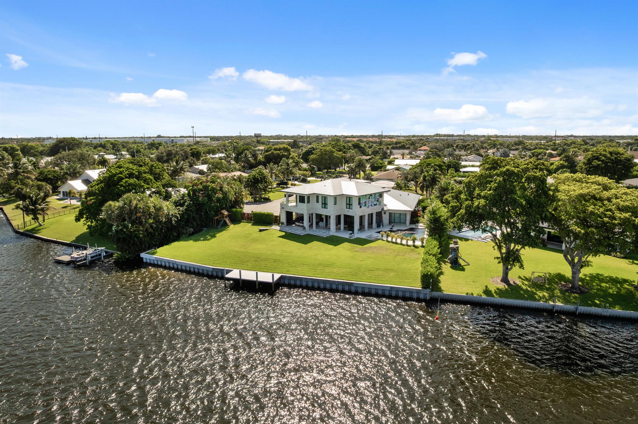 907 SW 37th Ct Boynton Beach, FL 33435