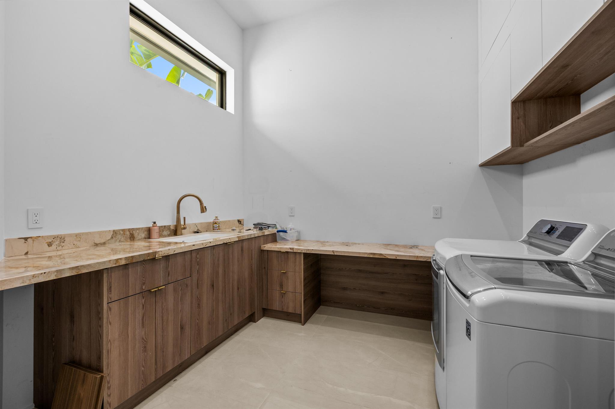 907 SW 37th Ct Boynton Beach, FL 33435