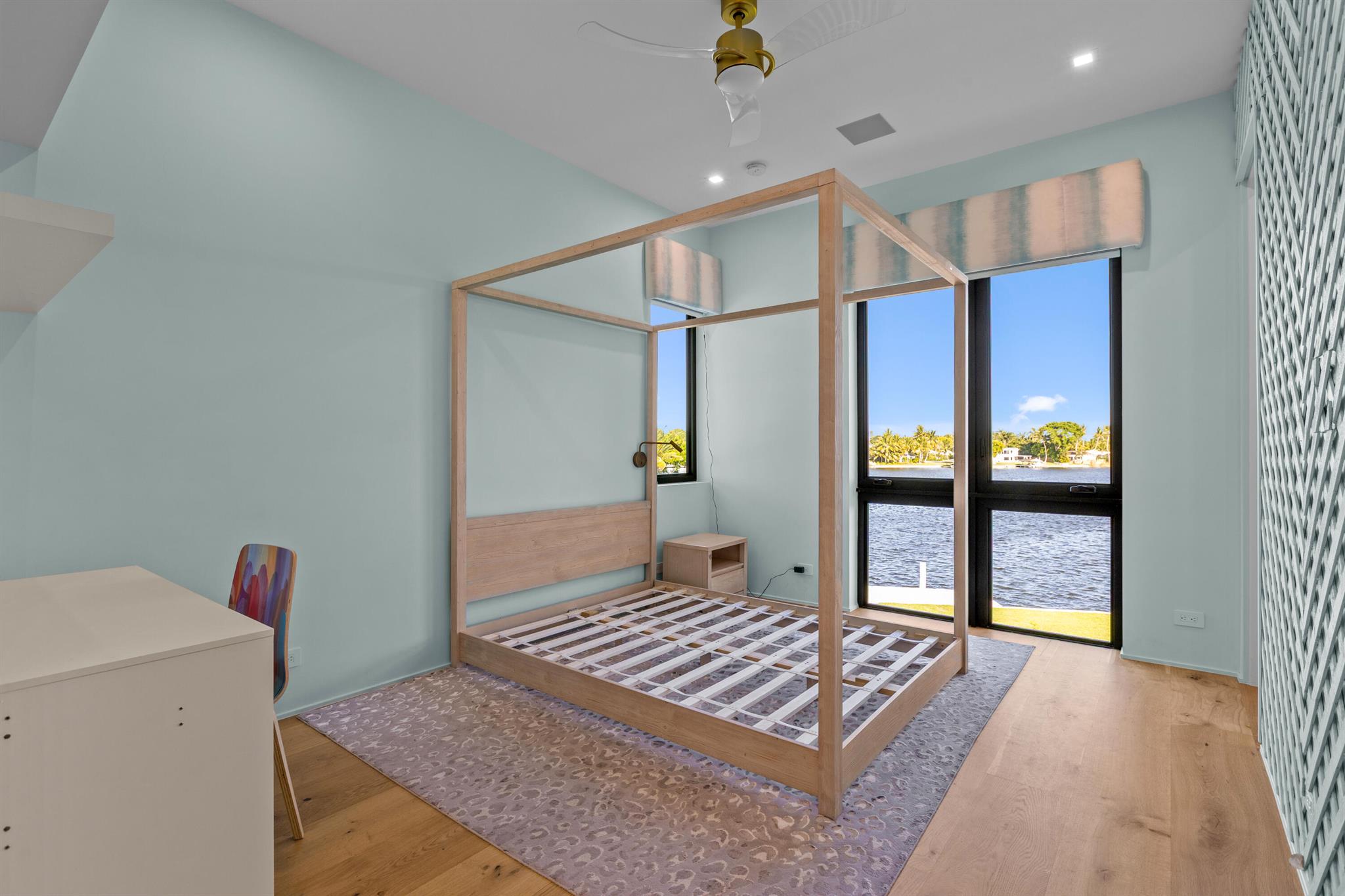 907 SW 37th Ct Boynton Beach, FL 33435