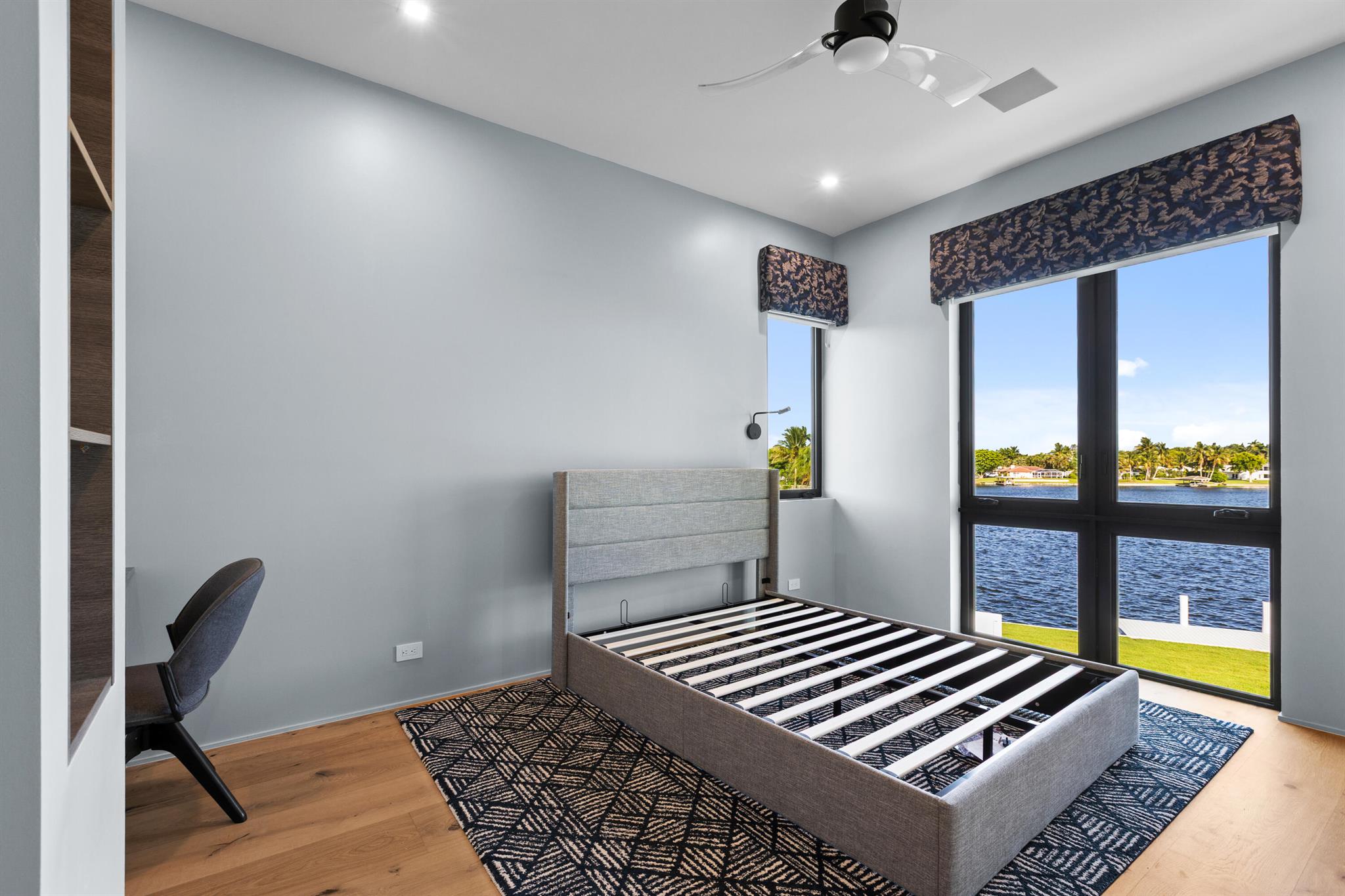 907 SW 37th Ct Boynton Beach, FL 33435