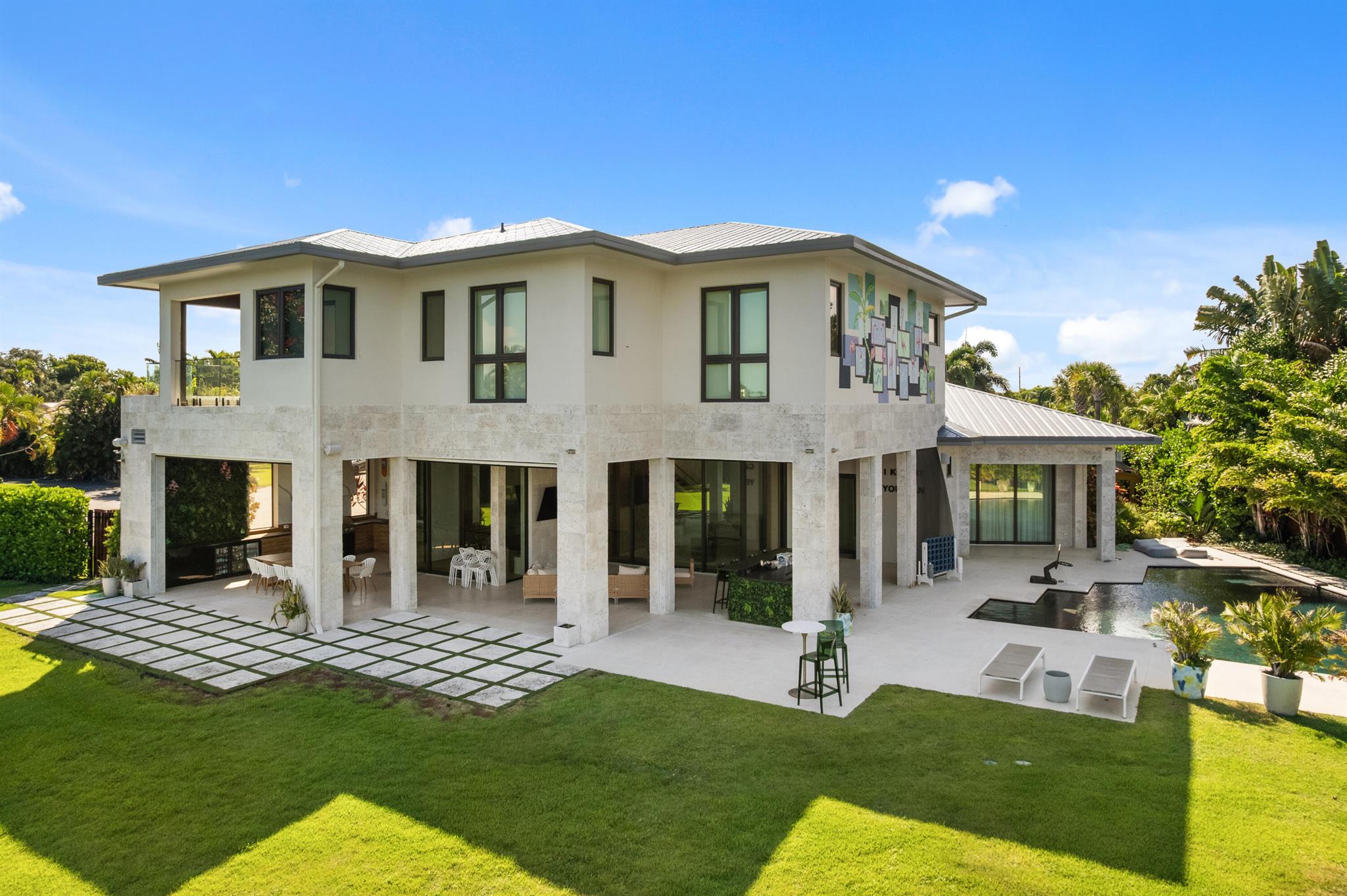 907 SW 37th Ct Boynton Beach, FL 33435