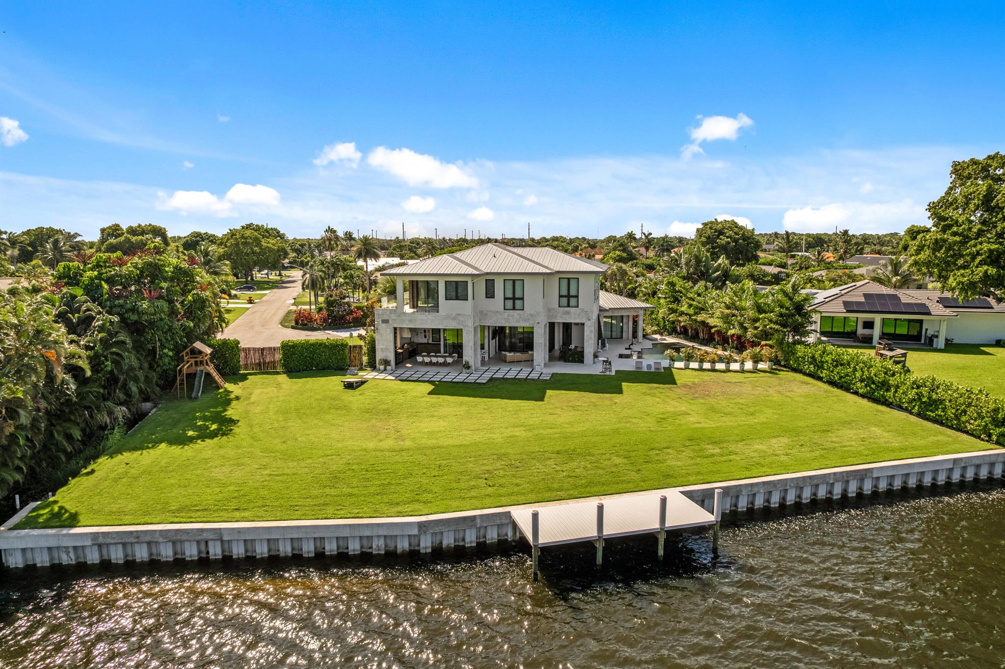 907 SW 37th Ct Boynton Beach, FL 33435