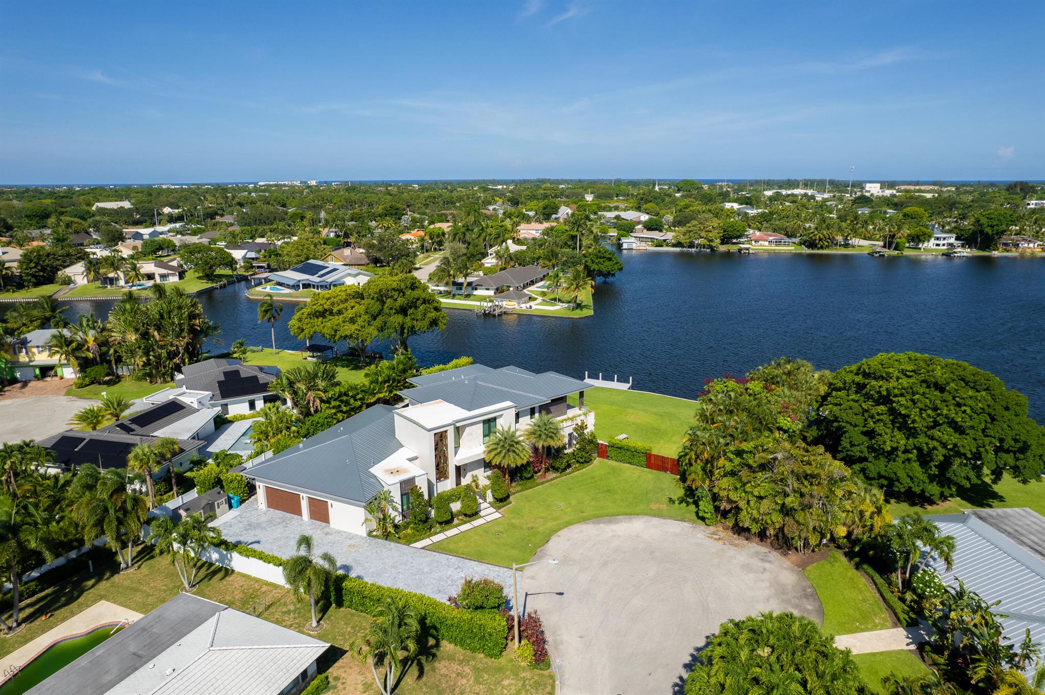 907 SW 37th Ct Boynton Beach, FL 33435