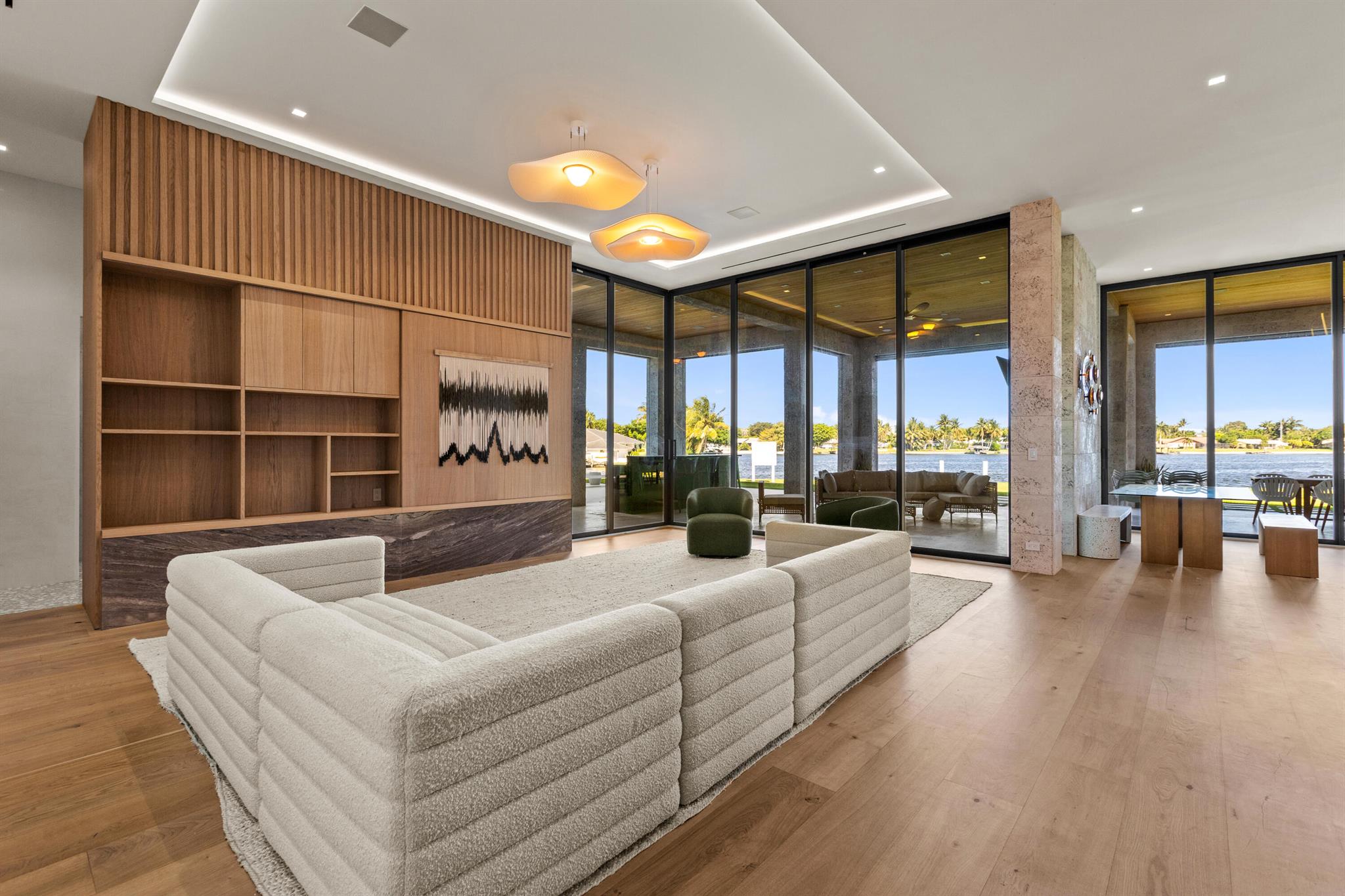 907 SW 37th Ct Boynton Beach, FL 33435